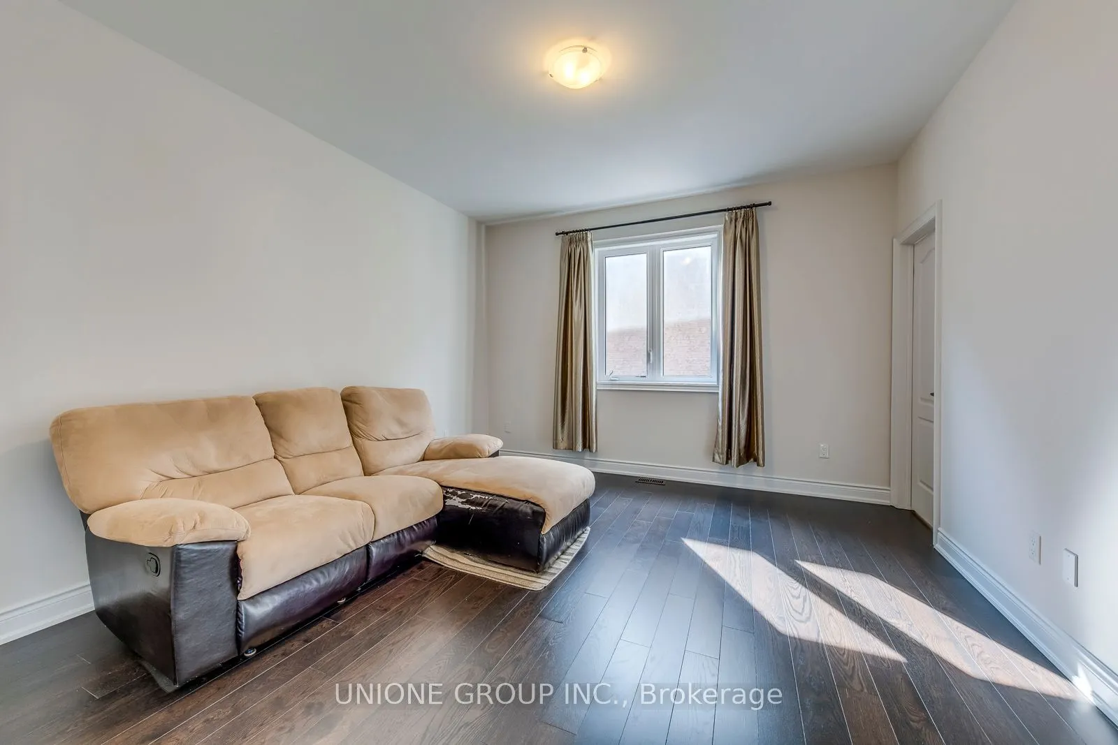 3045 Parsonage Crescent