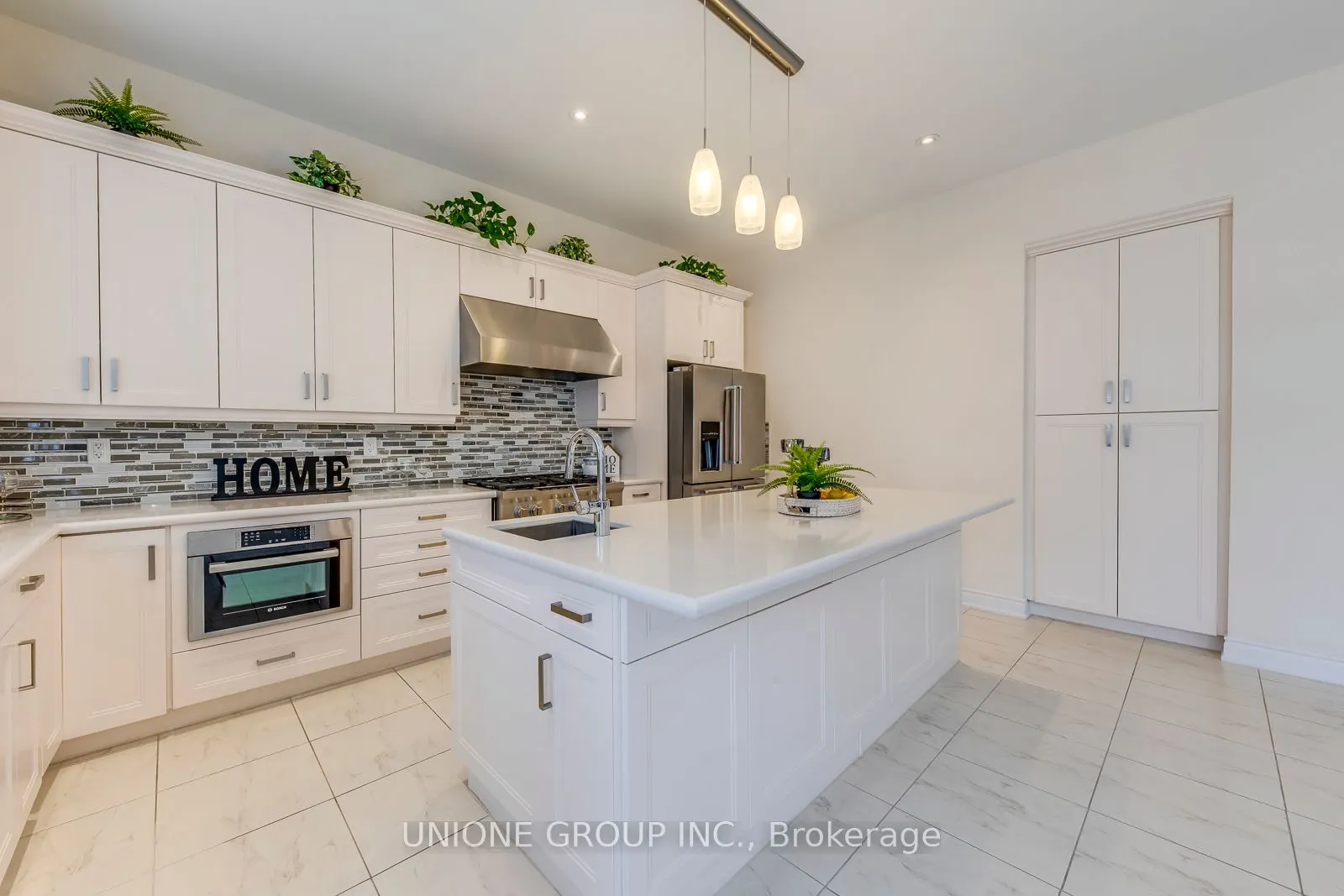 3045 Parsonage Crescent