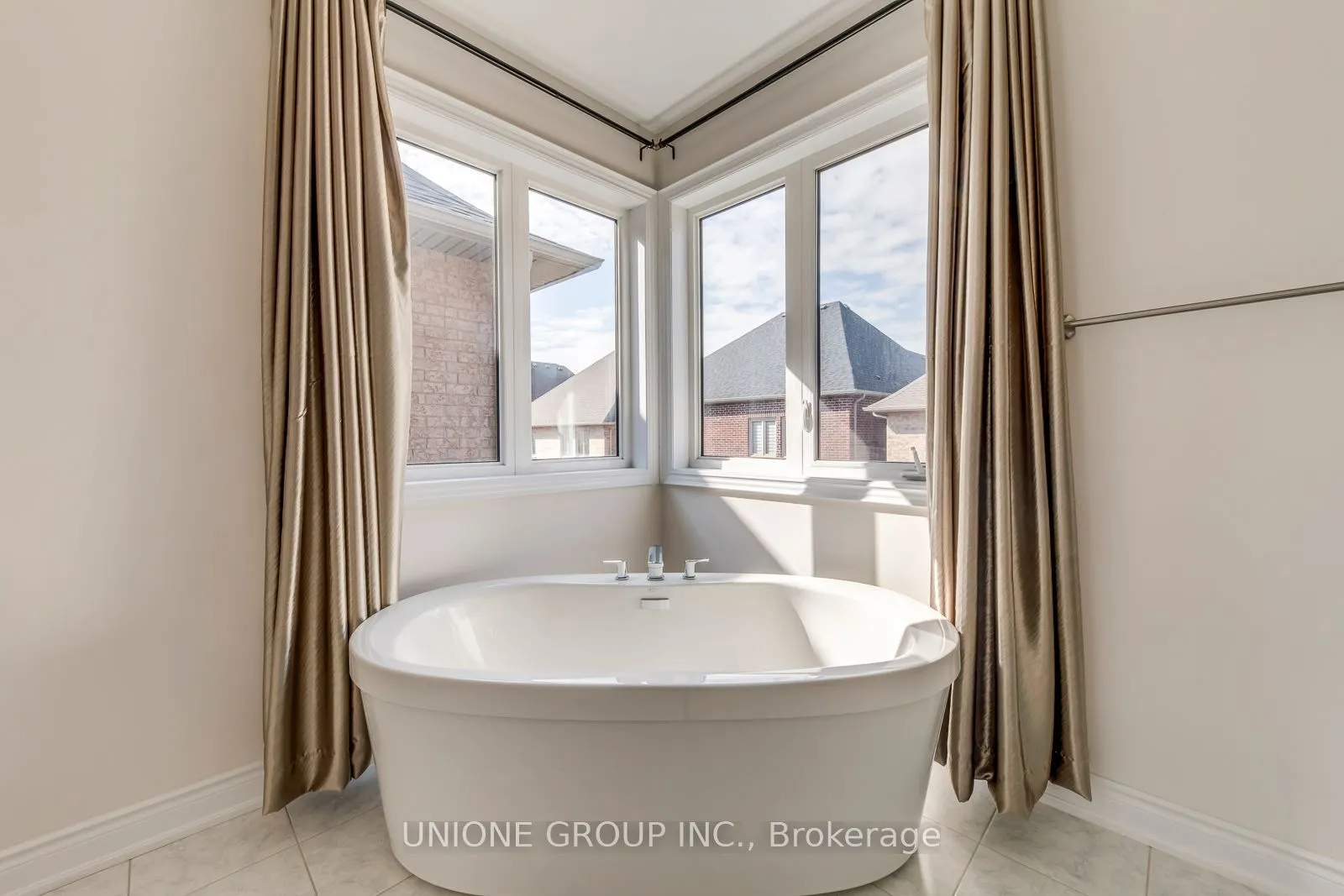 3045 Parsonage Crescent