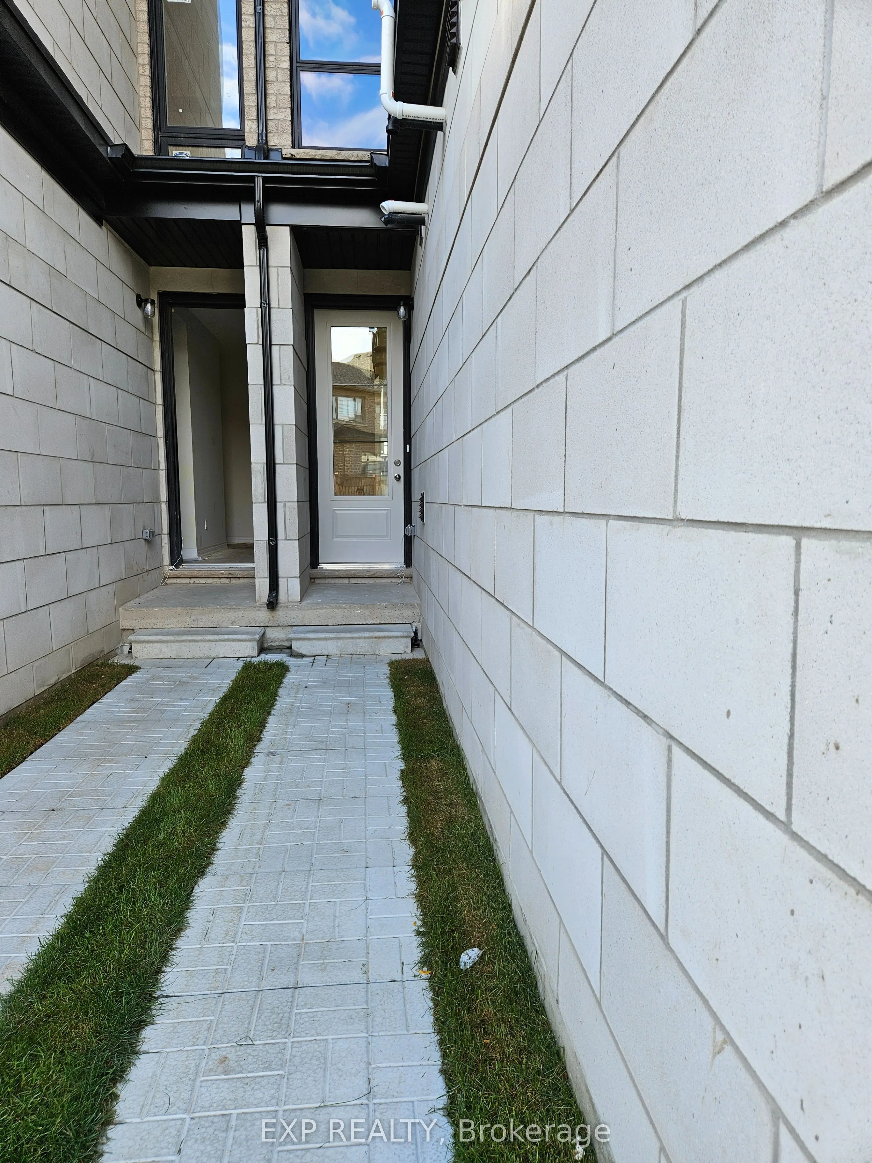 3185 SIXTH LINE Lane, #18 B