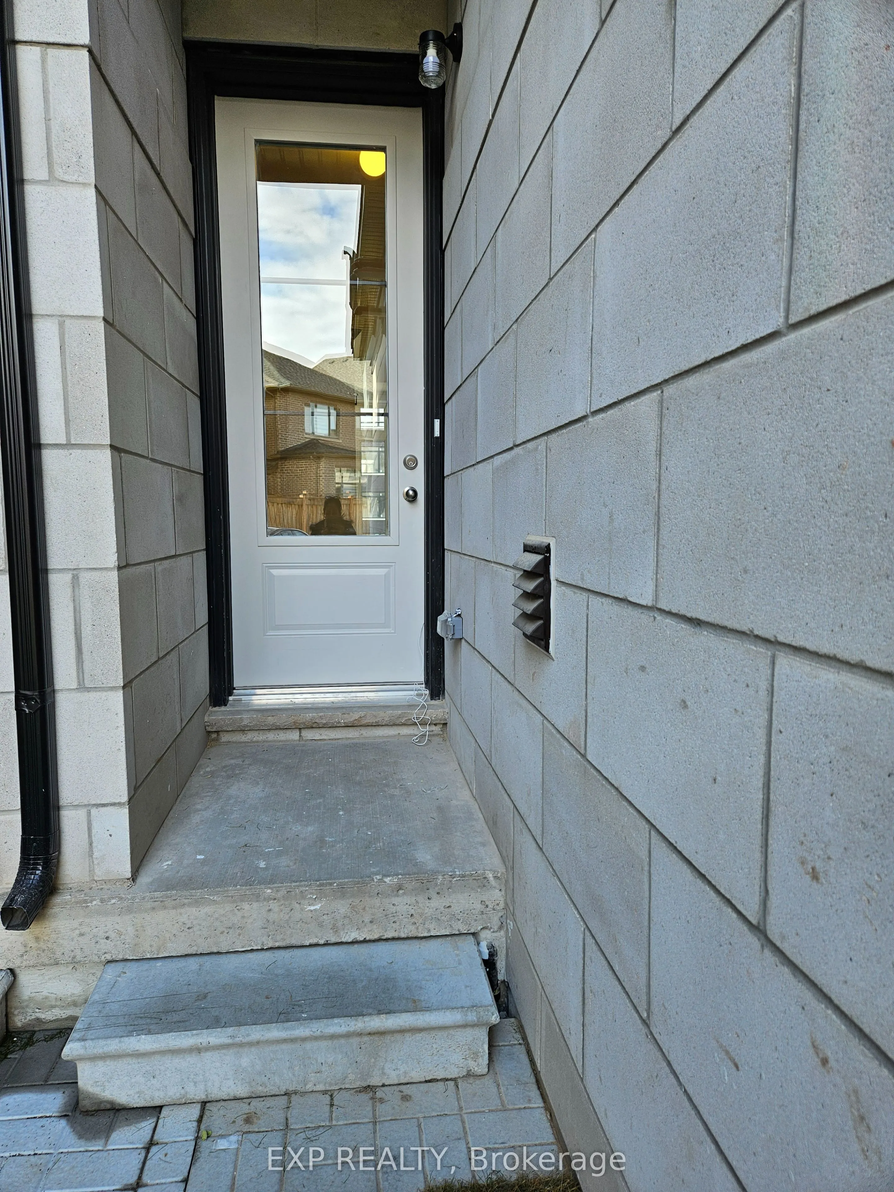 3185 SIXTH LINE Lane, #18 B