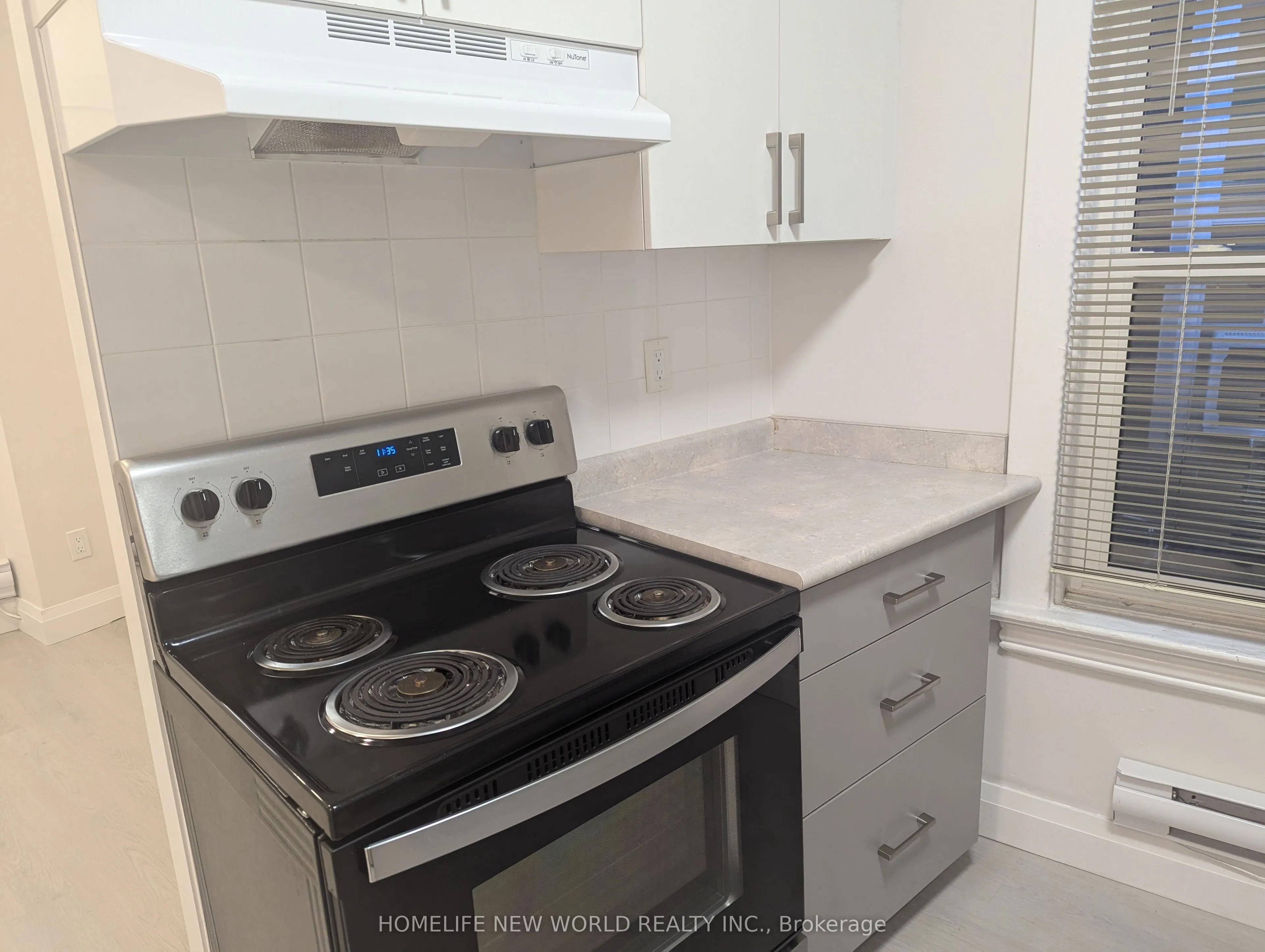 2218 Dundas Street W, #2B