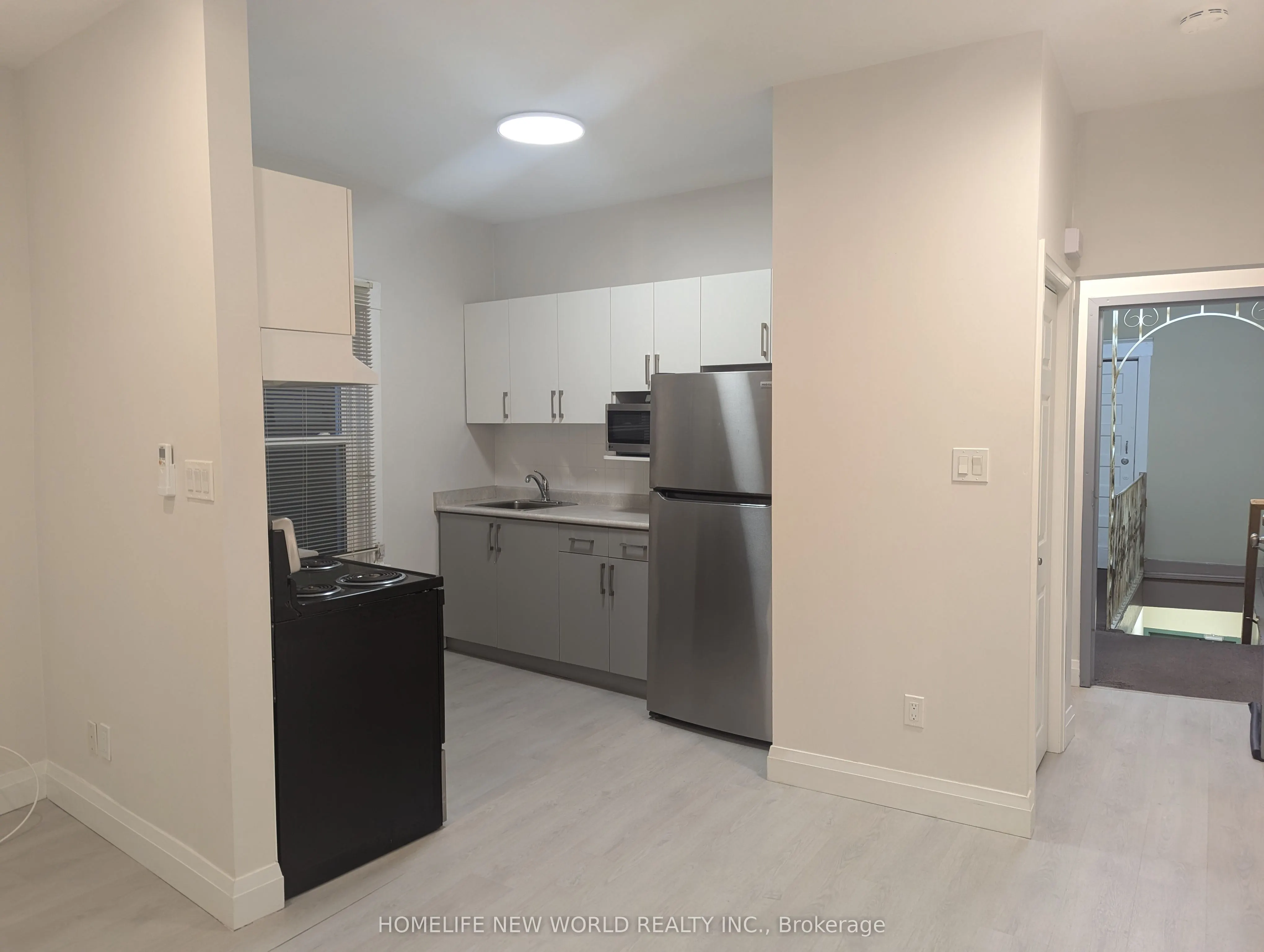 2218 Dundas Street W, #2B