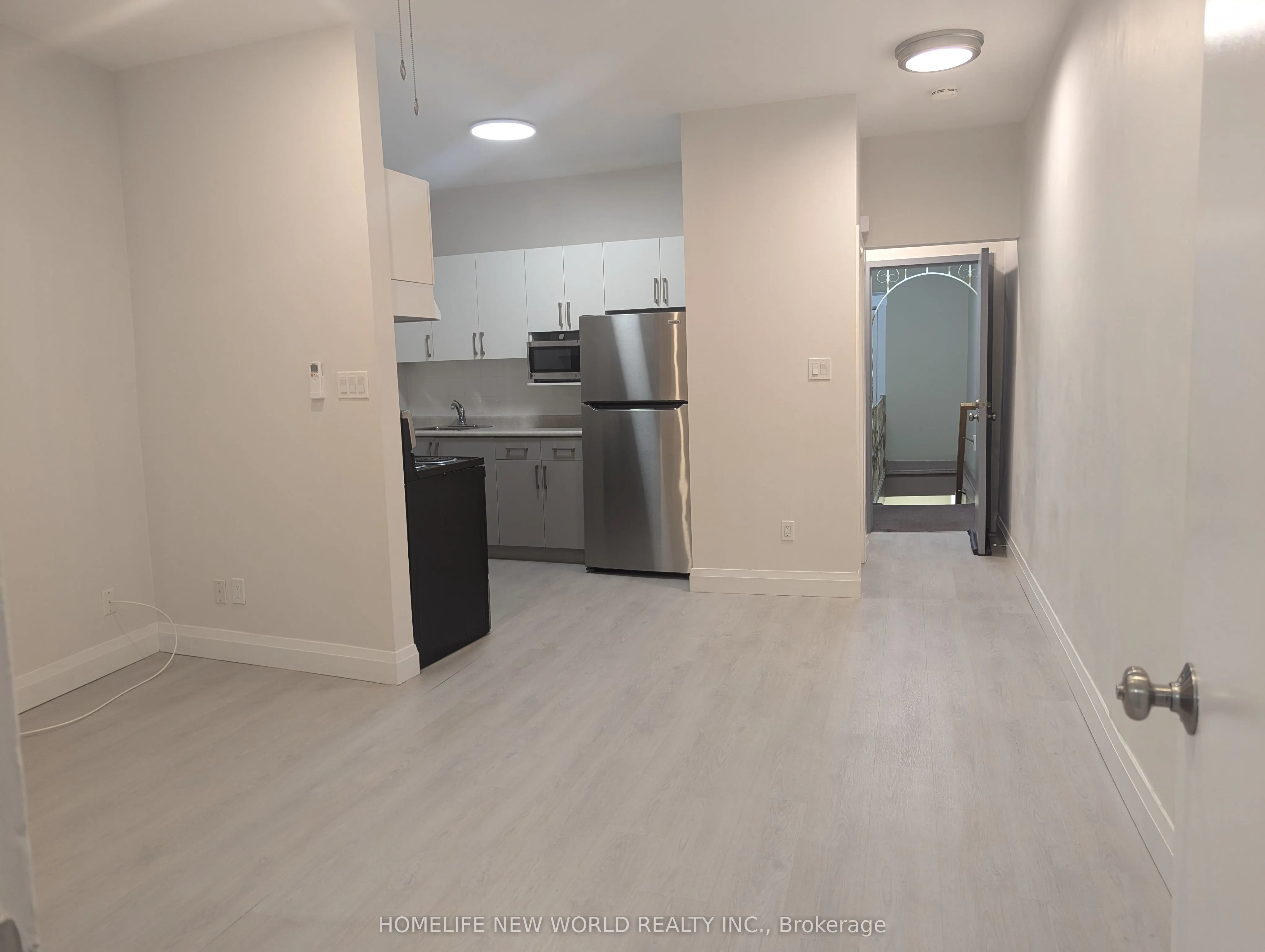 2218 Dundas Street W, #2B