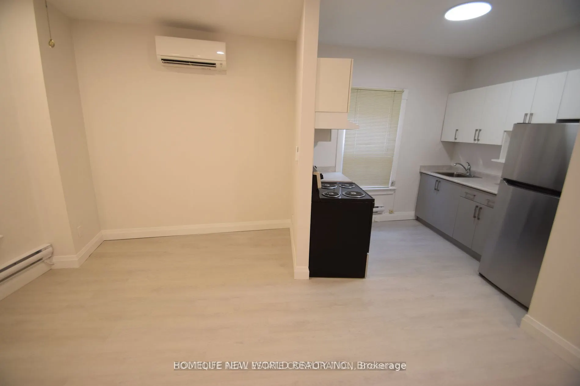 2218 Dundas Street W, #2B