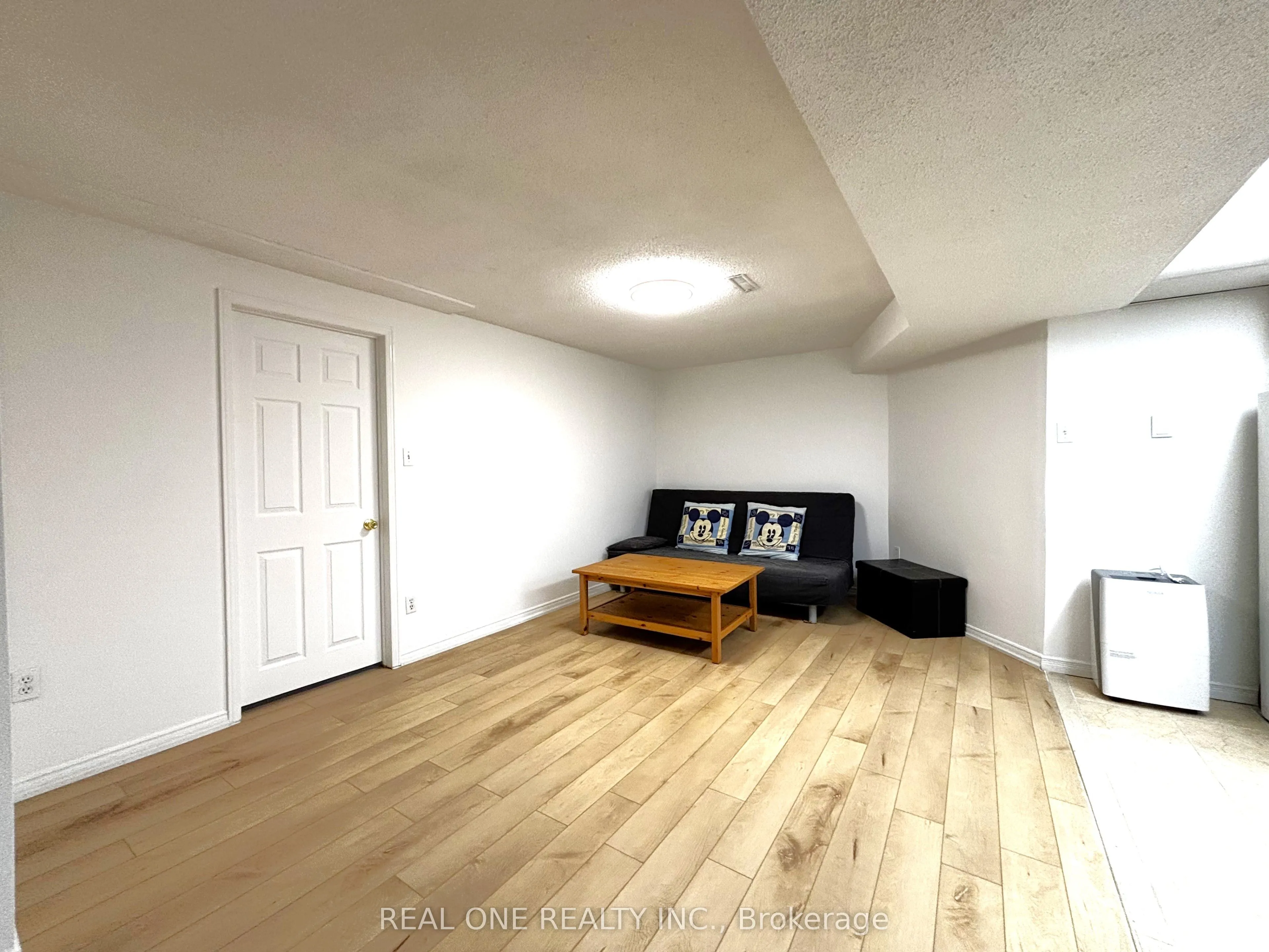 684 Savoy Crescent, #Basement