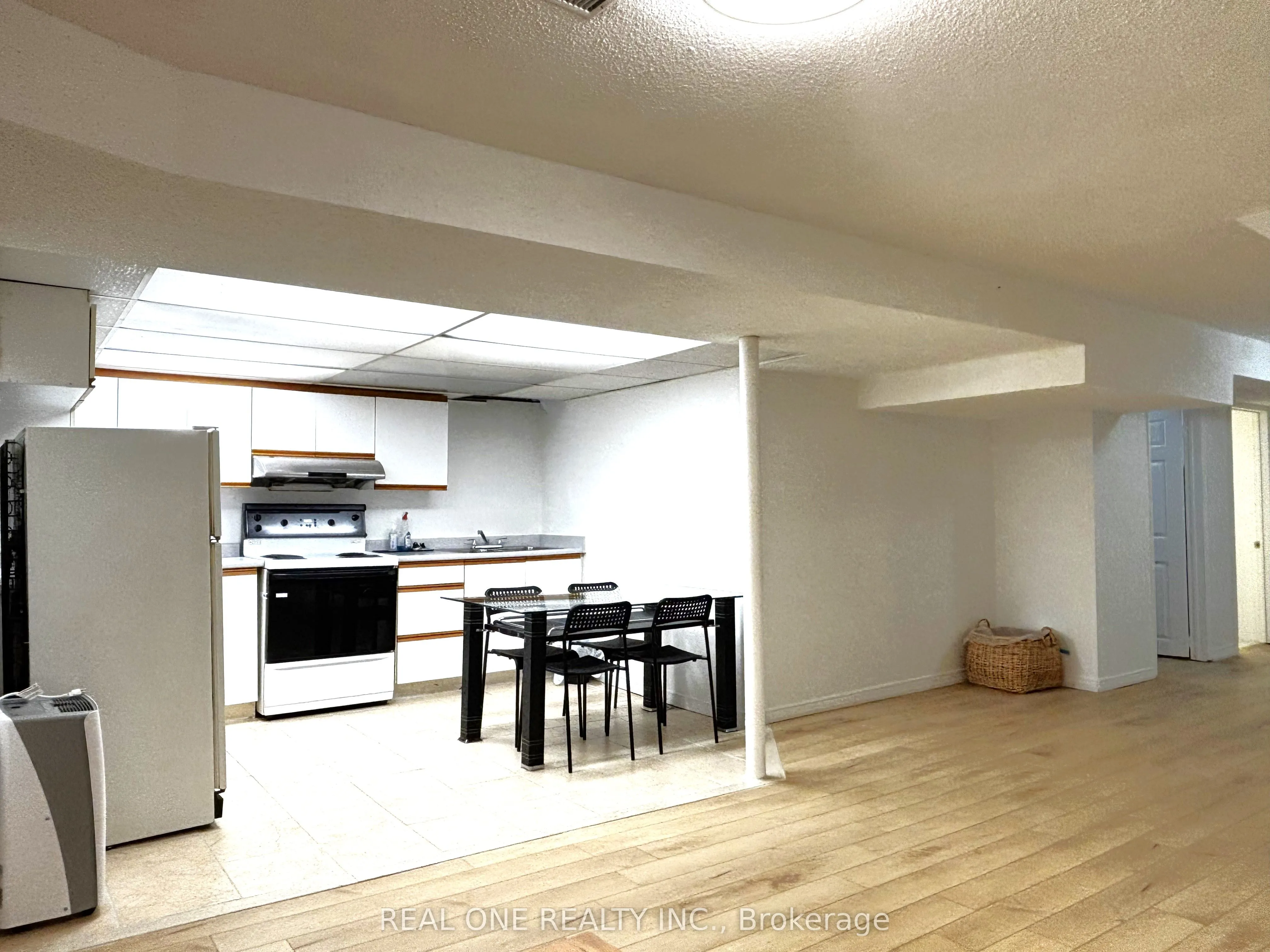 684 Savoy Crescent, #Basement