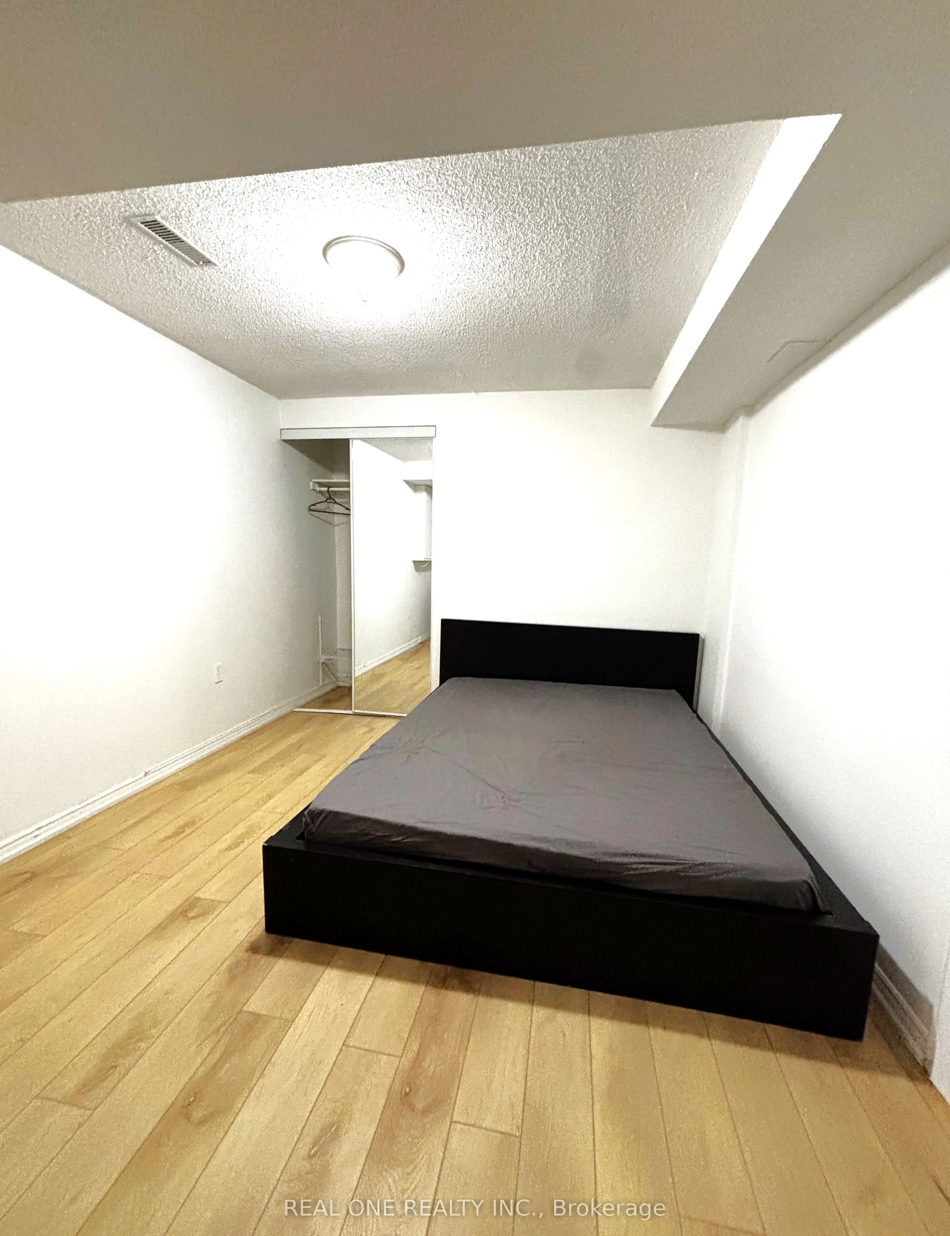 684 Savoy Crescent, #Basement