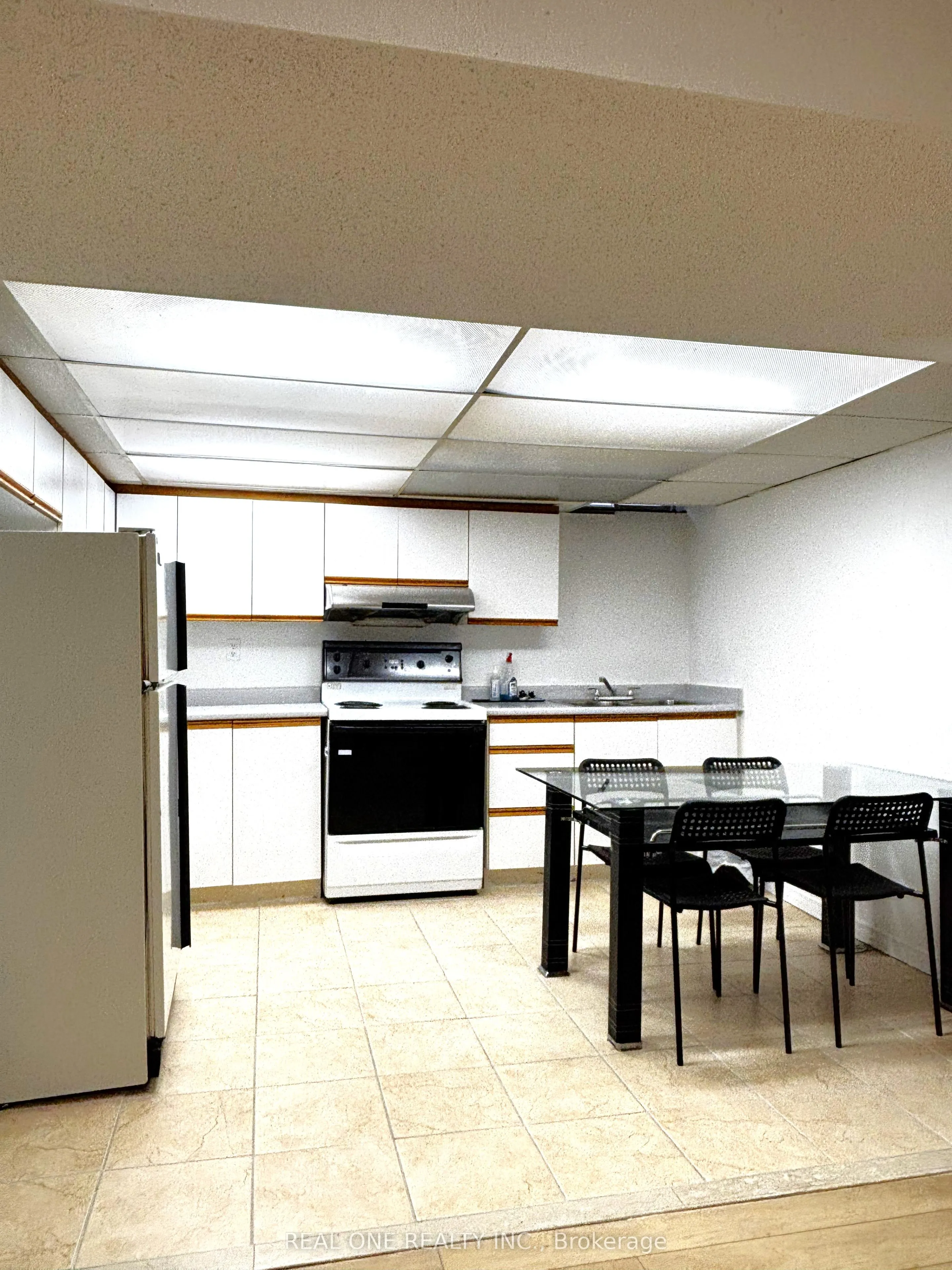 684 Savoy Crescent, #Basement