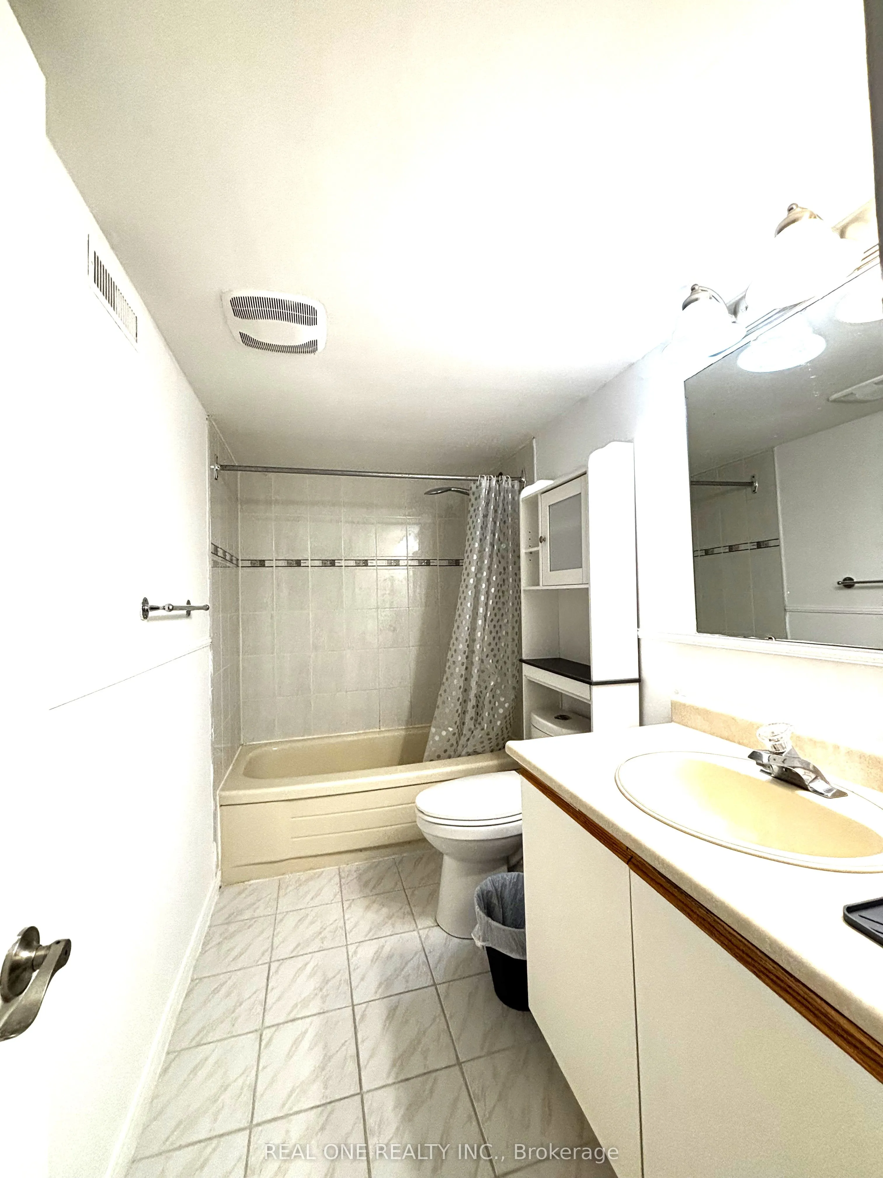 684 Savoy Crescent, #Basement