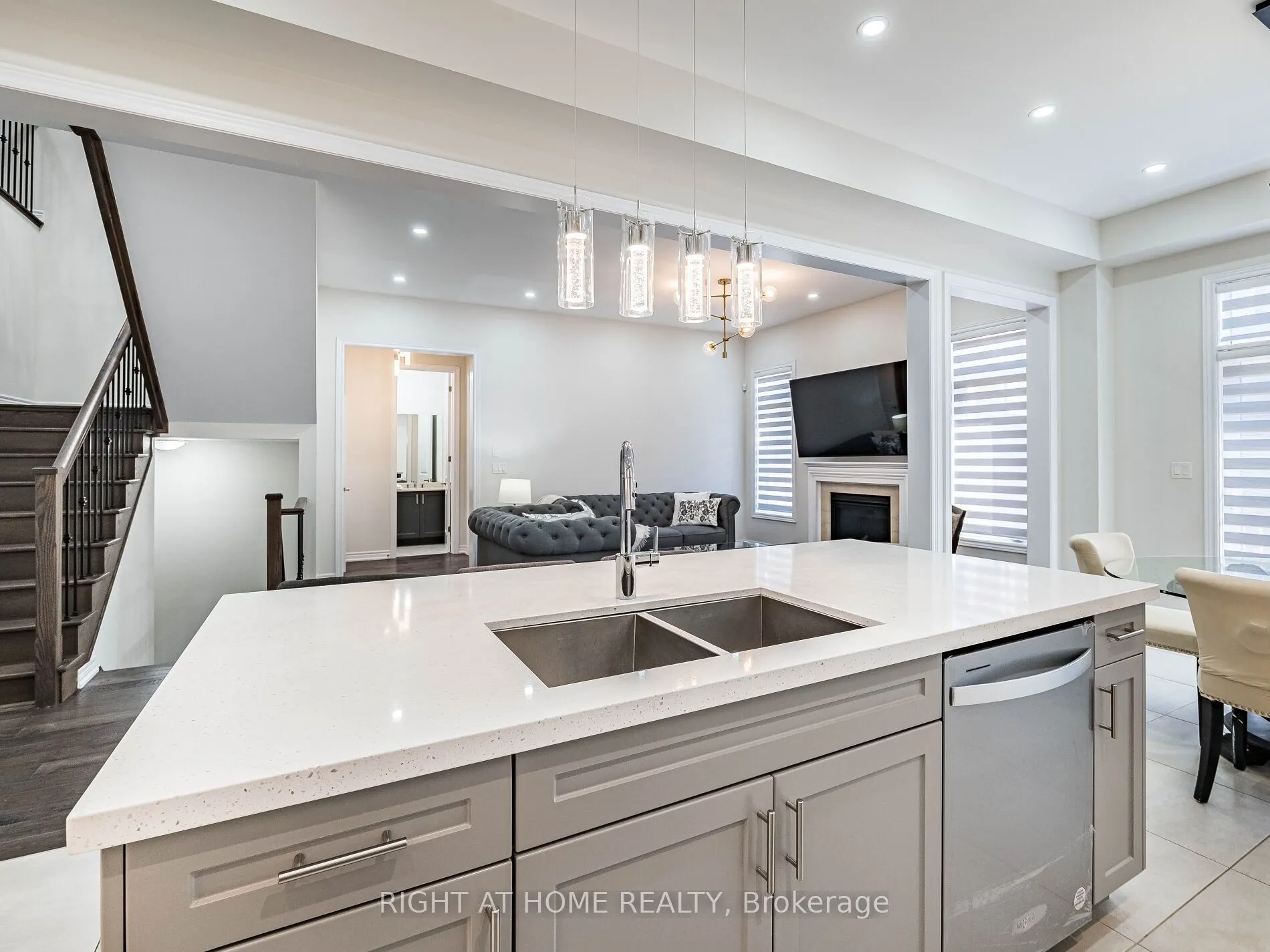 16 Charing Cross Gate