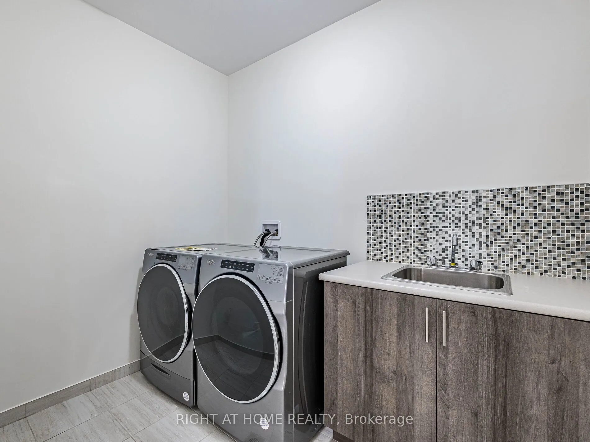 16 Charing Cross Gate