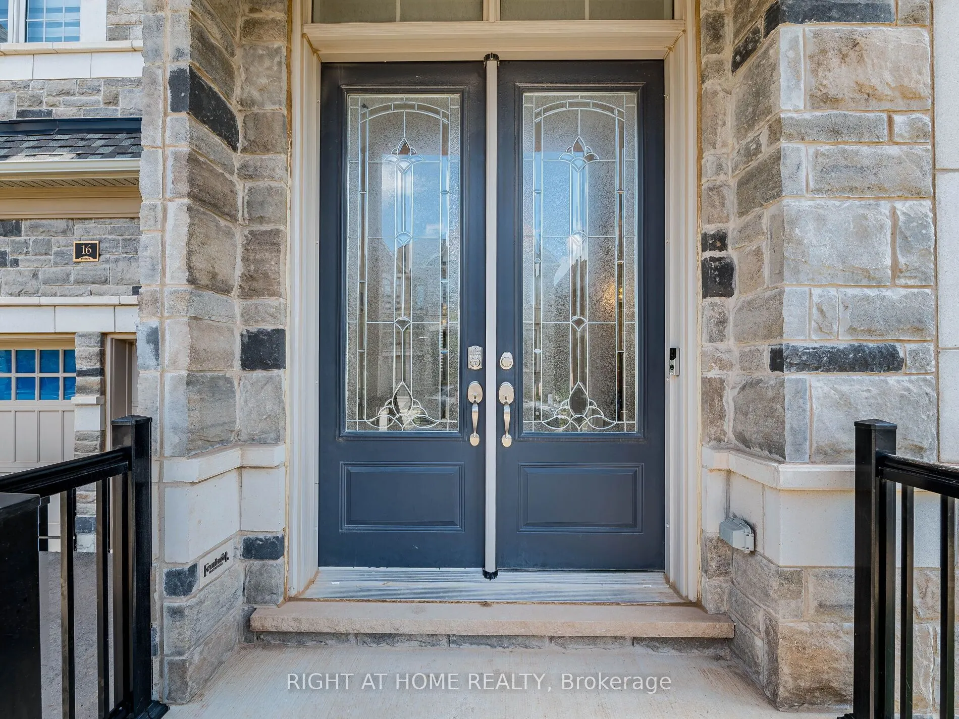 16 Charing Cross Gate