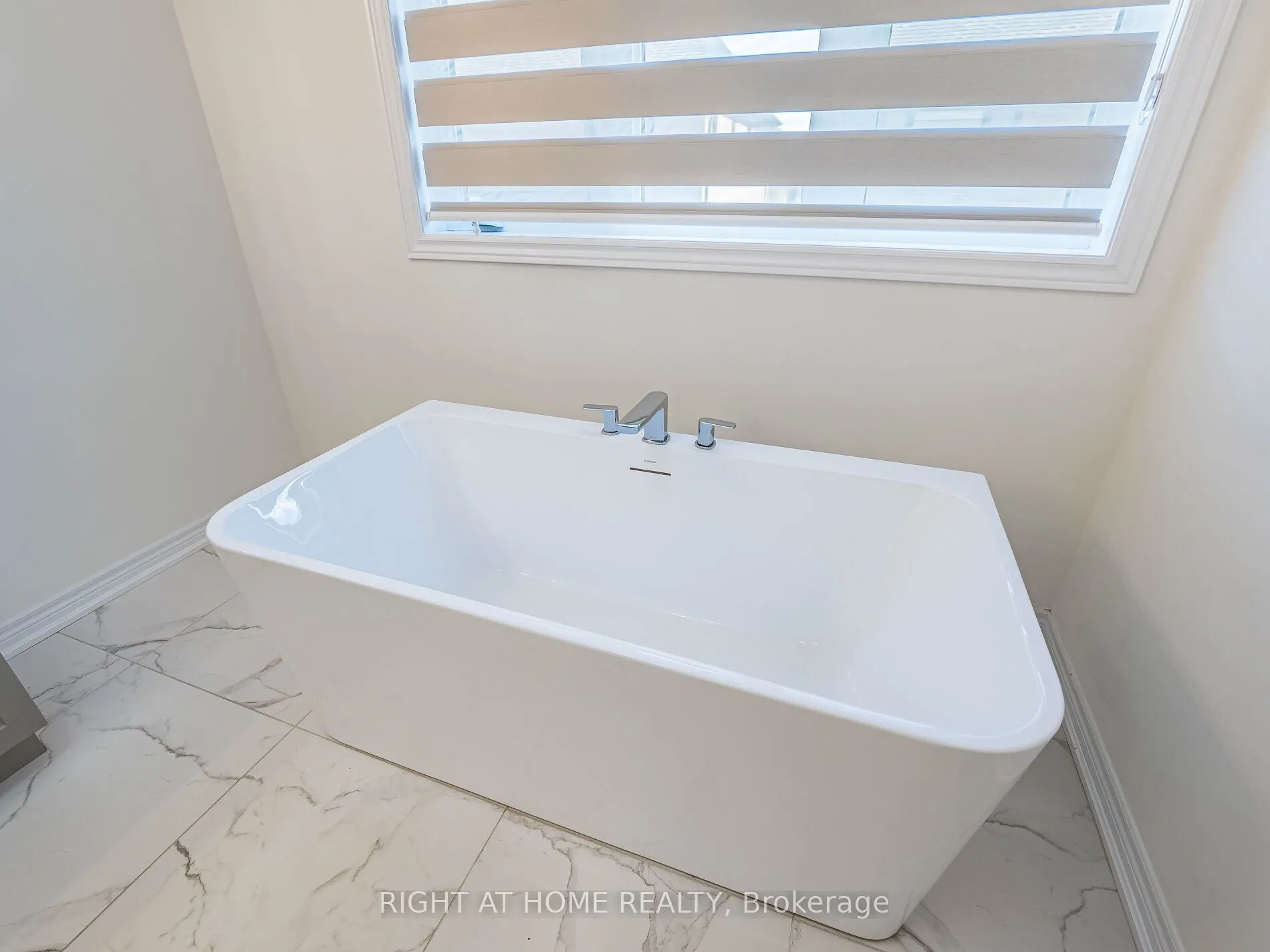 16 Charing Cross Gate