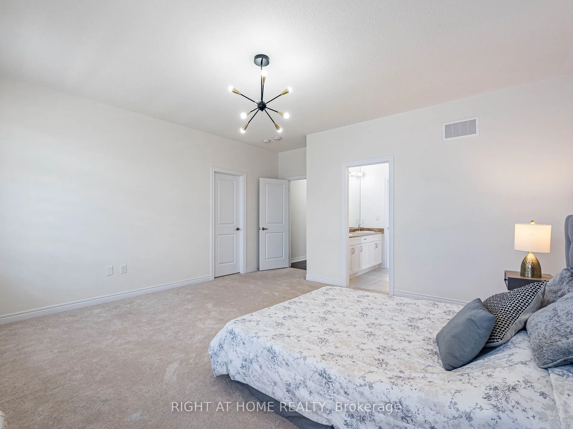 16 Charing Cross Gate