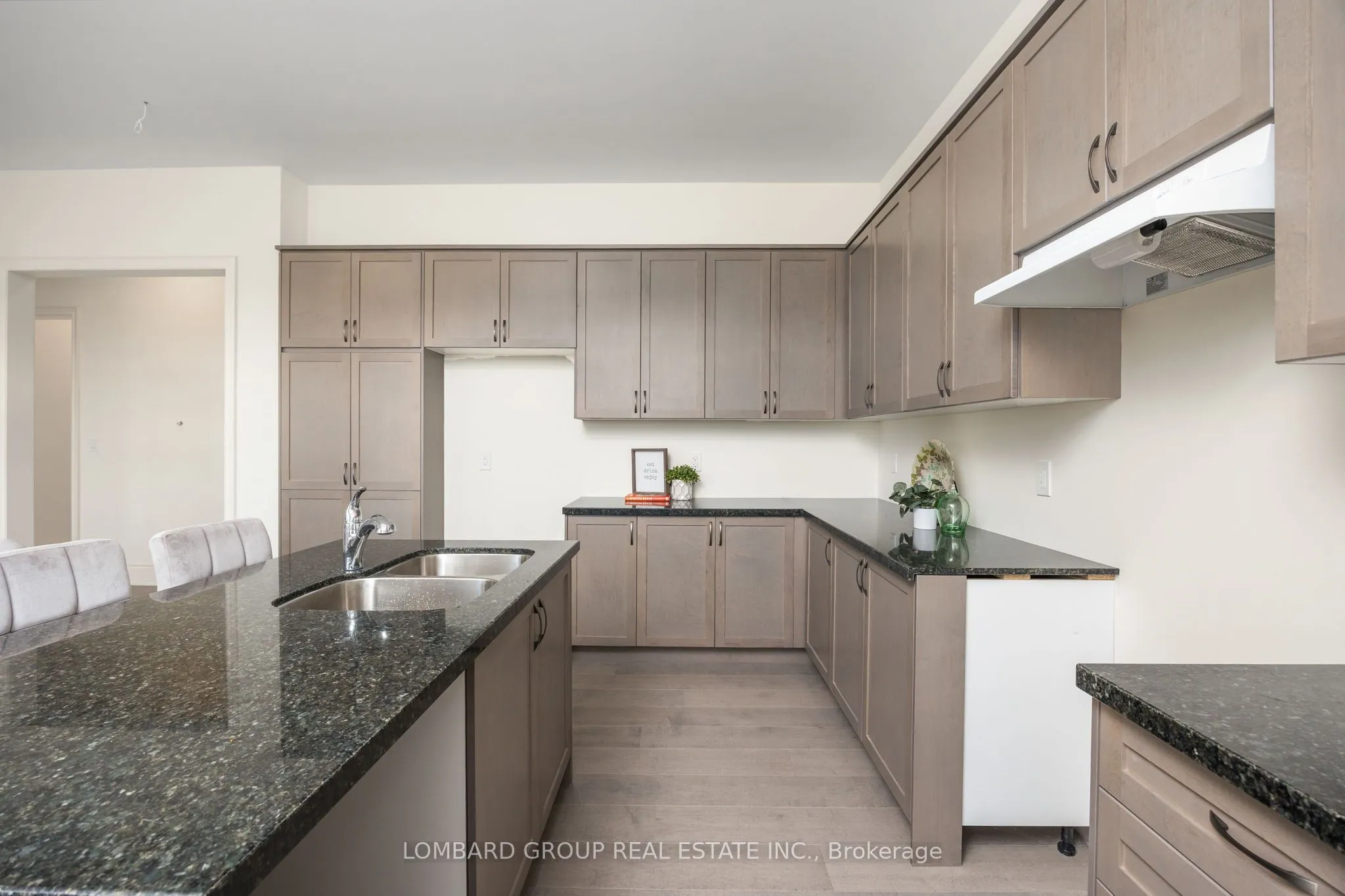 37 North Park Boulevard