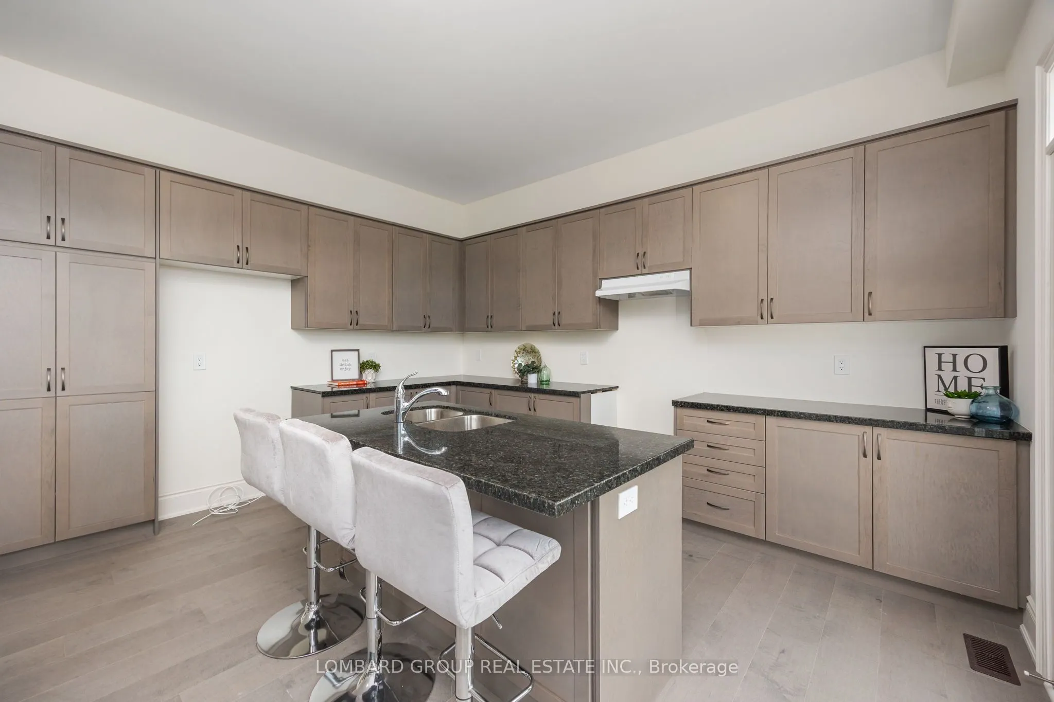 37 North Park Boulevard