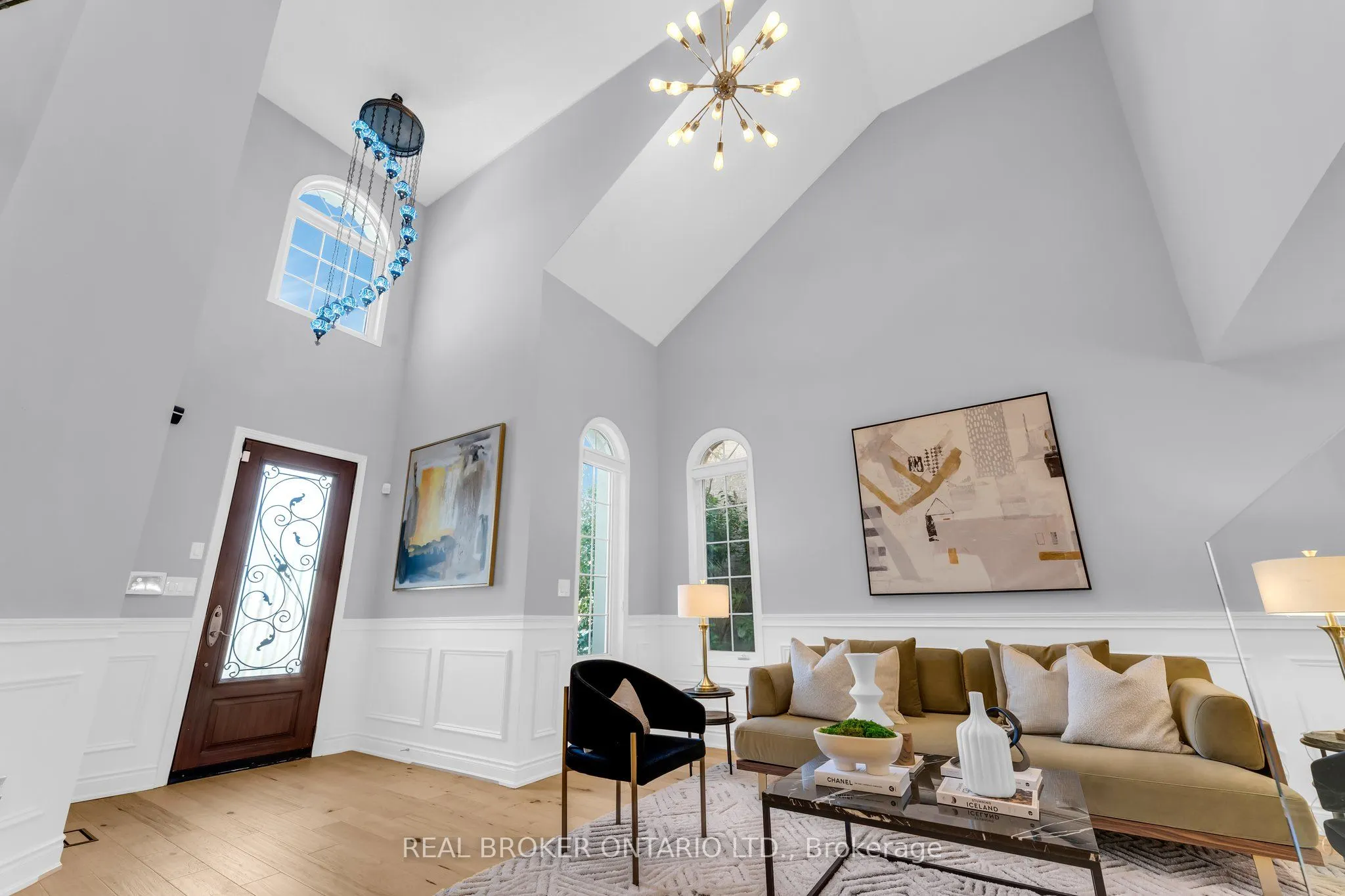 2293 Woodcrest Drive