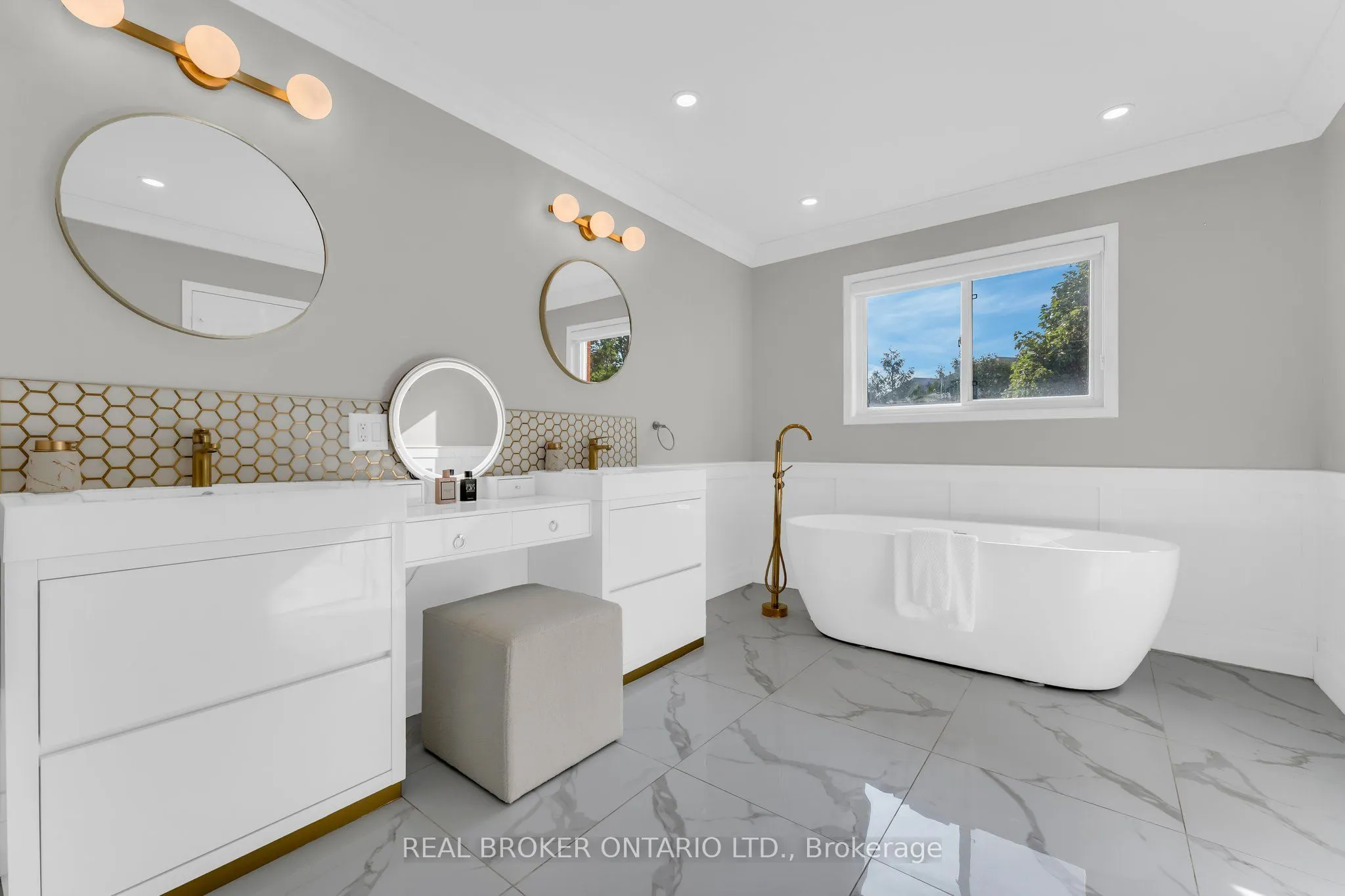 2293 Woodcrest Drive