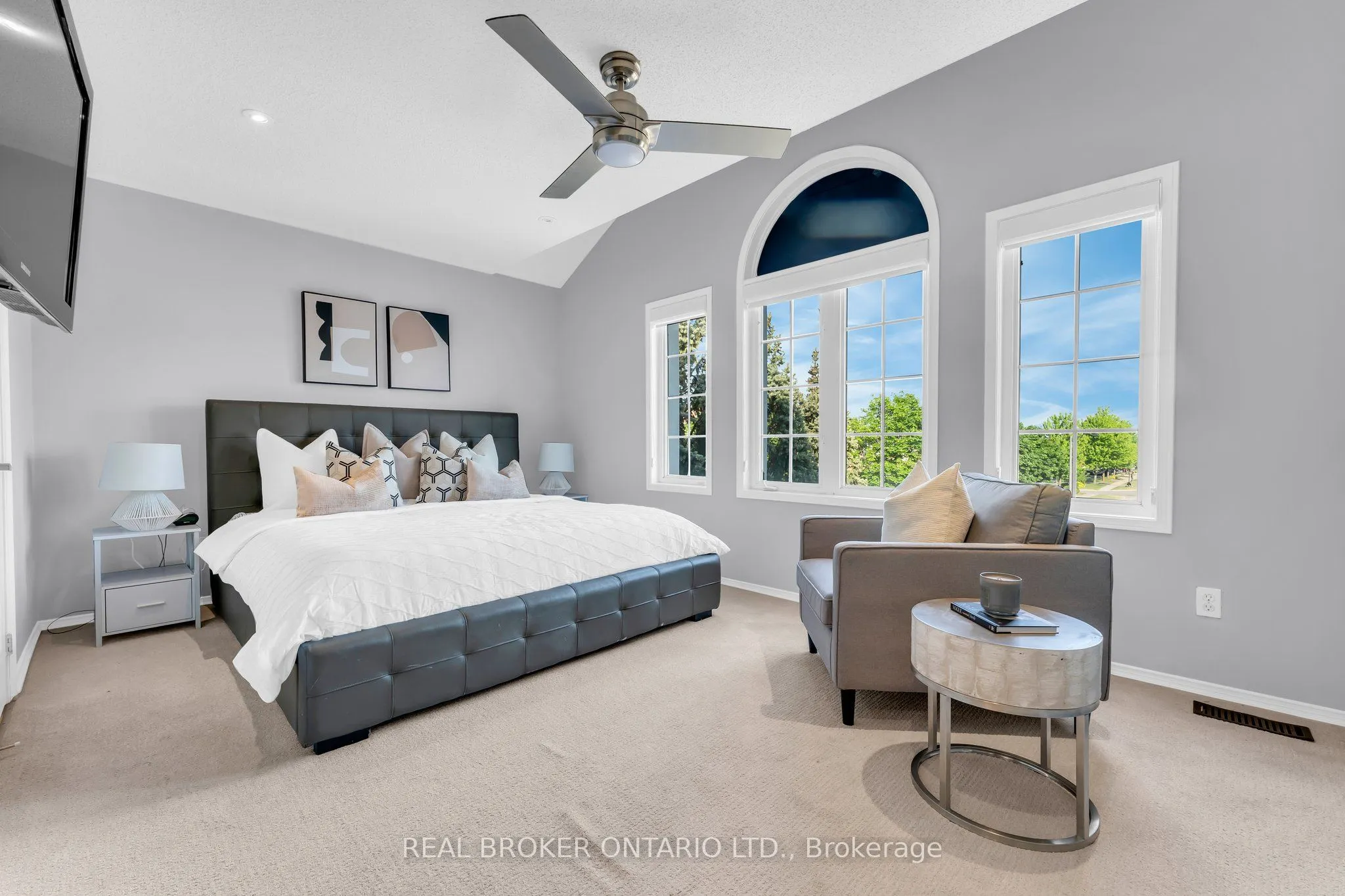 2293 Woodcrest Drive