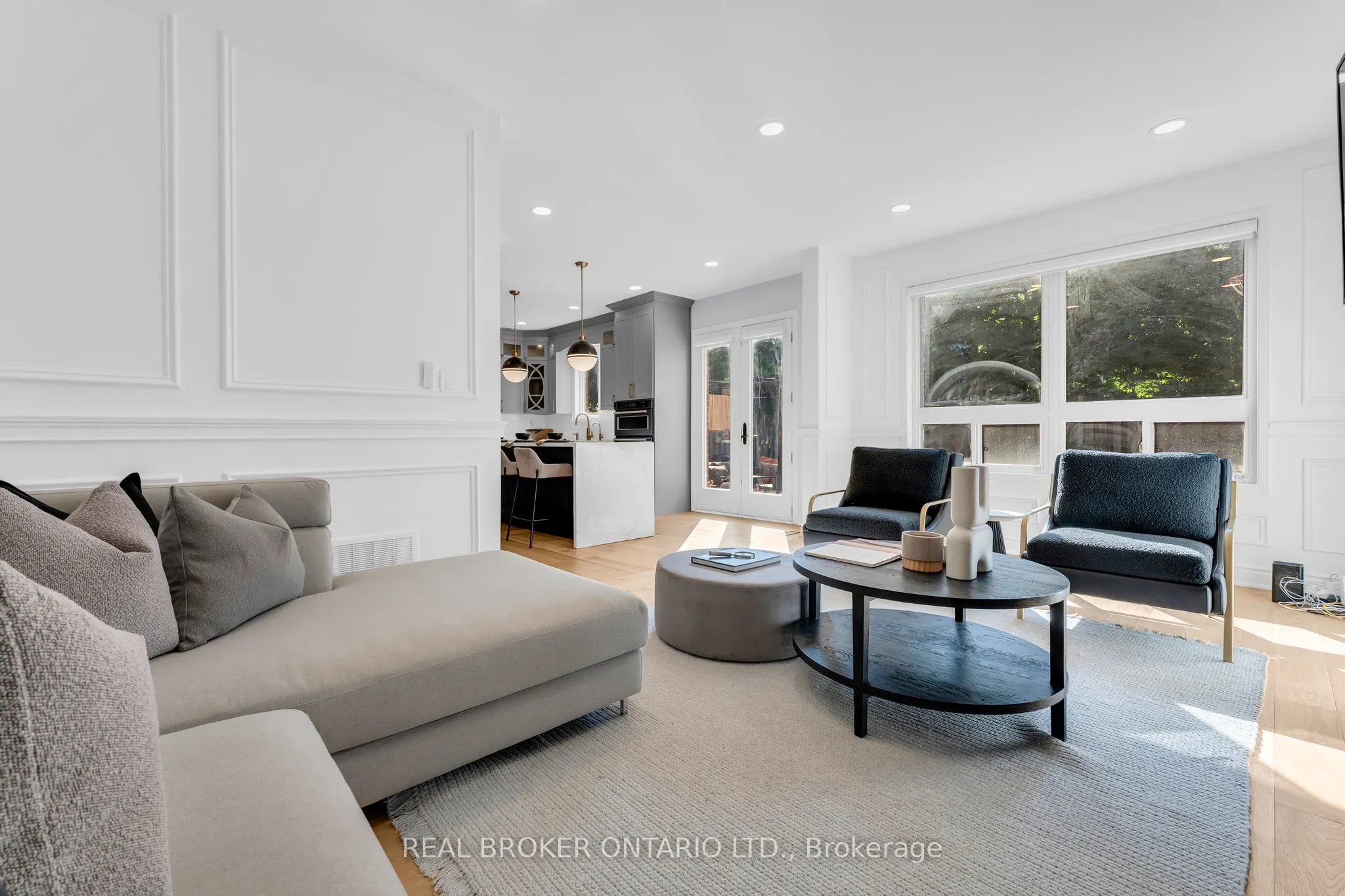 2293 Woodcrest Drive