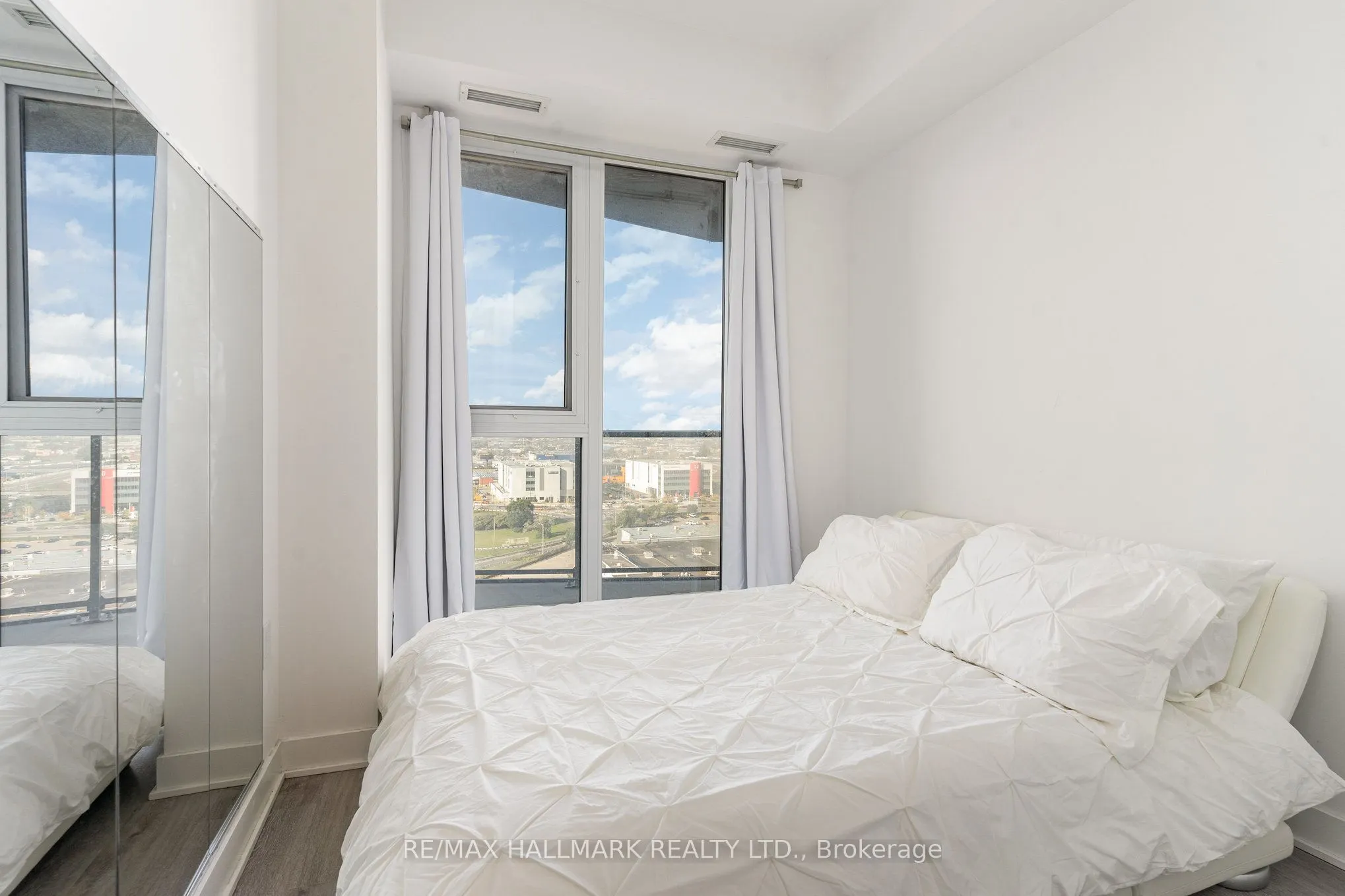 36 Zorra Street S, #1509