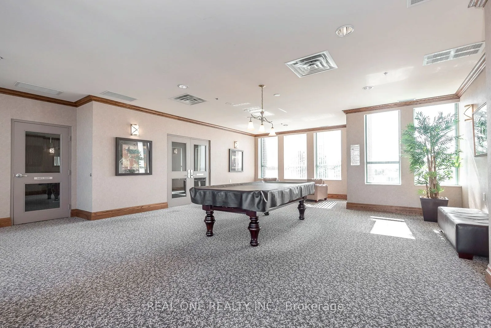 4900 Glen Erin Drive, #1003