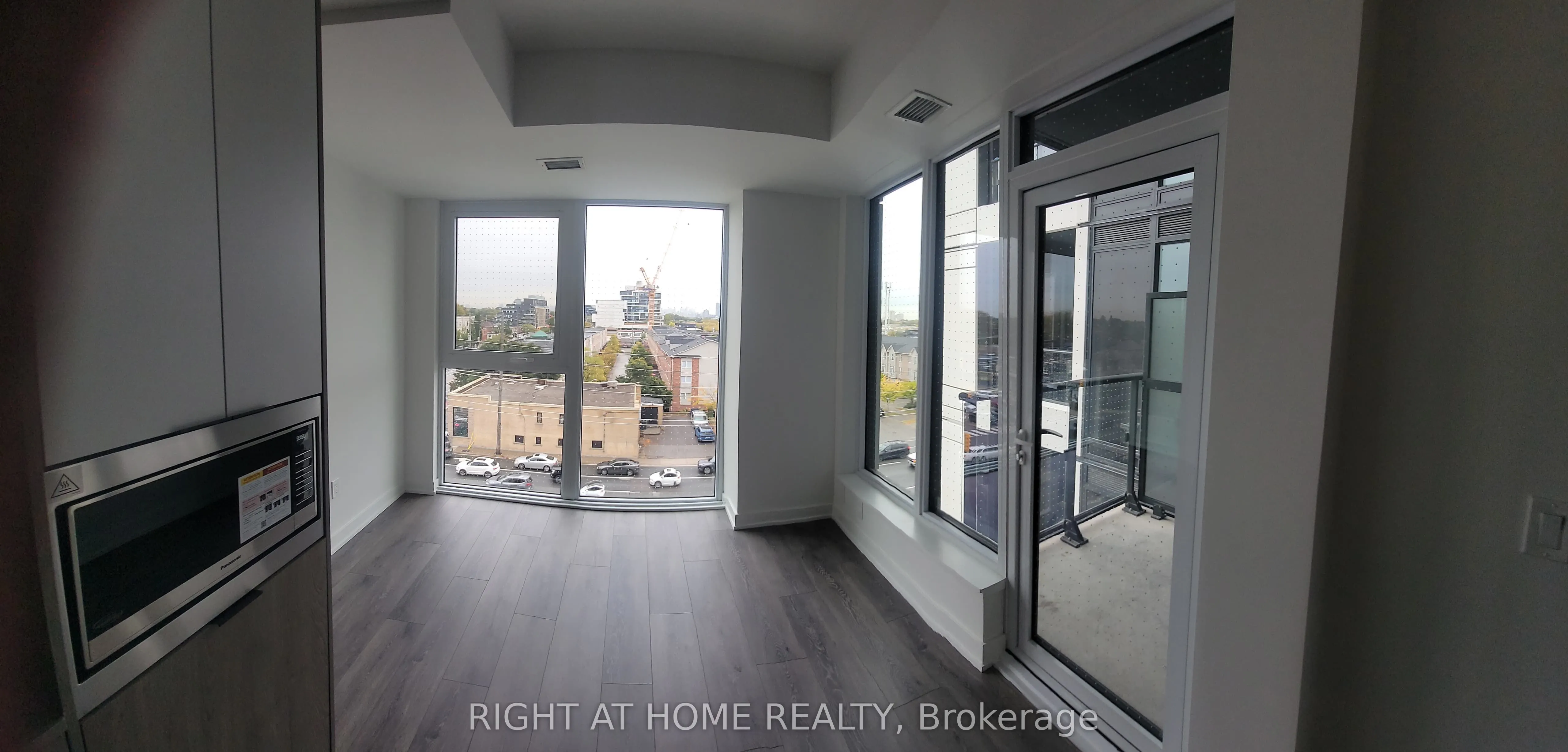 1007 The Queensway, #411