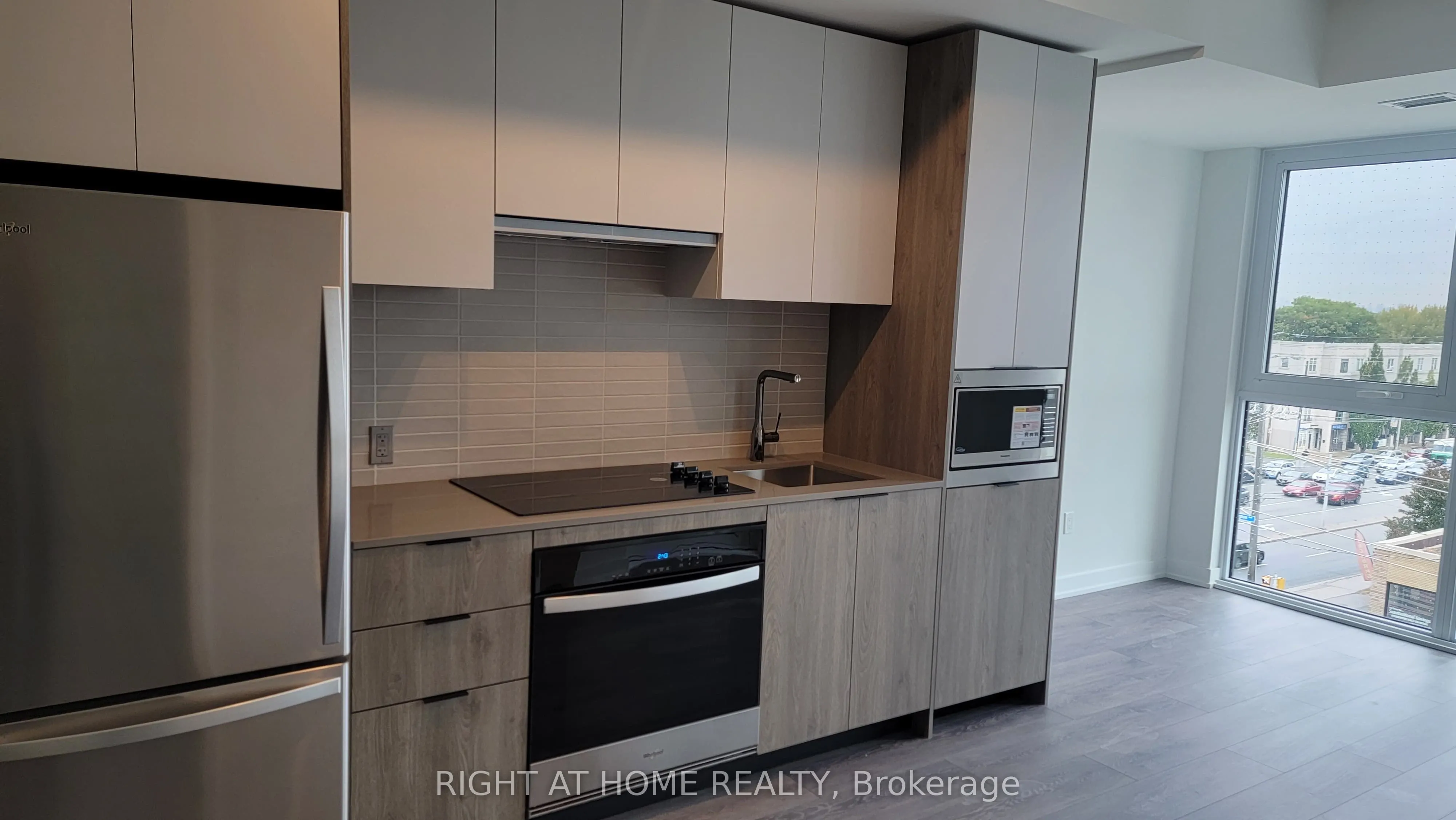 1007 The Queensway, #411