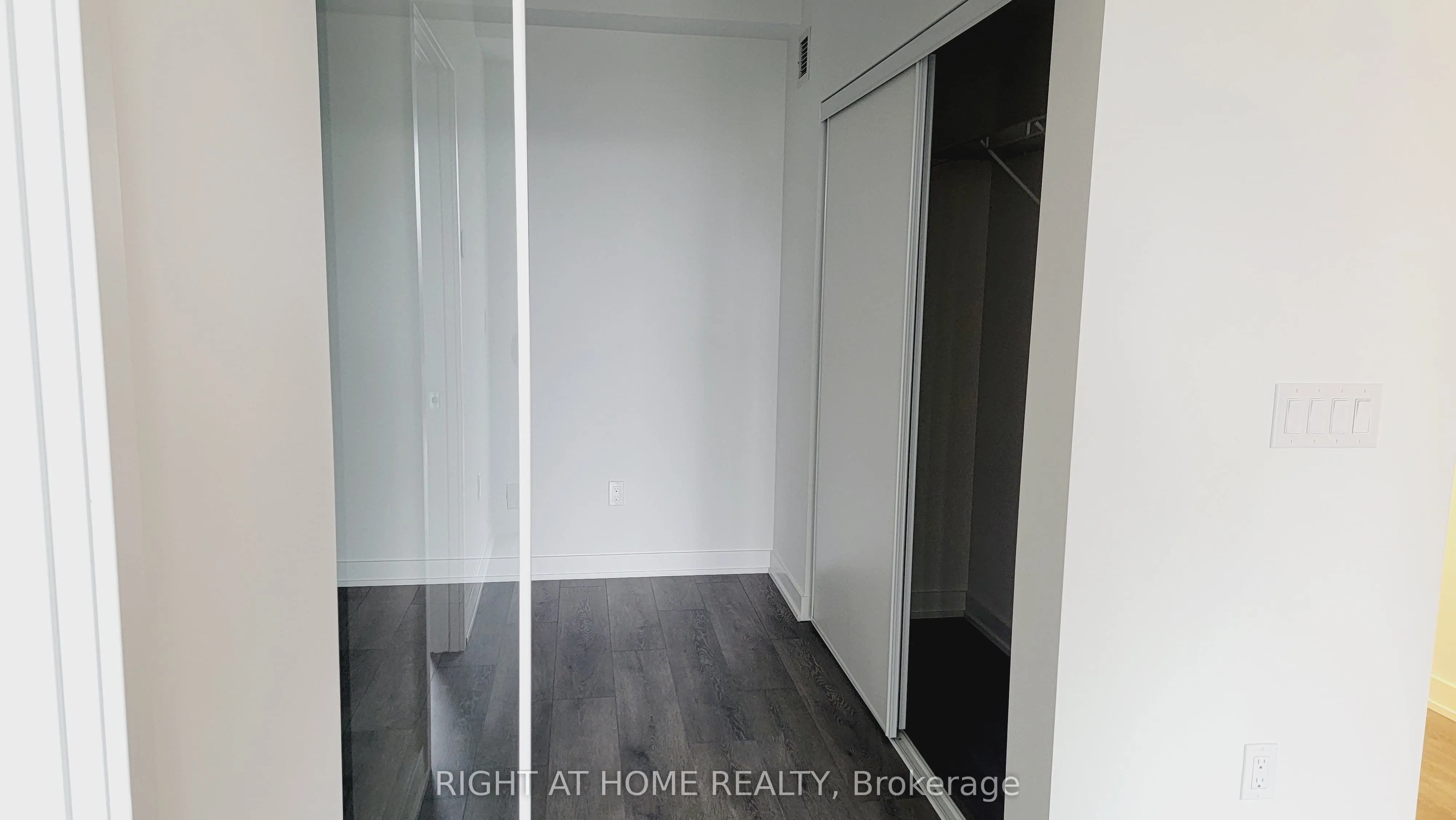 1007 The Queensway, #411