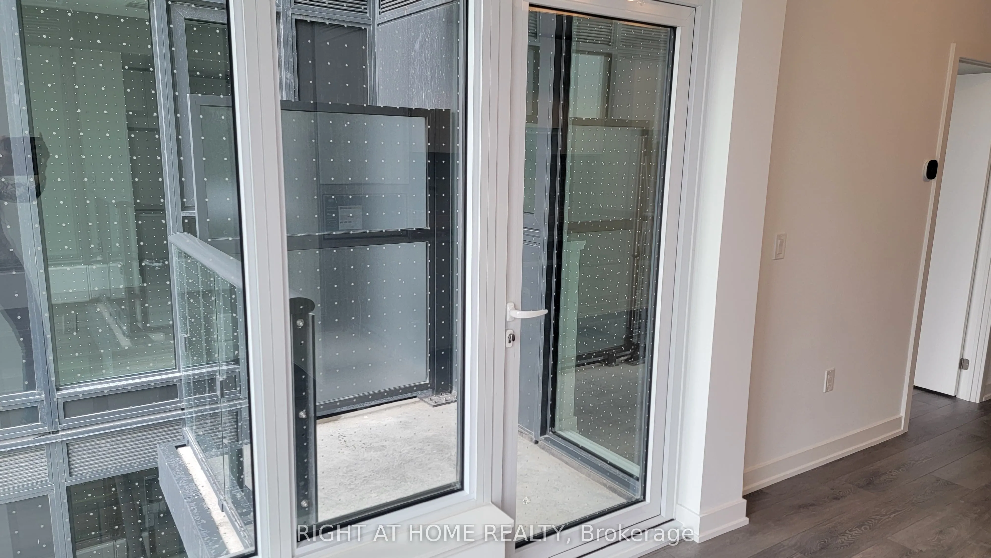 1007 The Queensway, #411