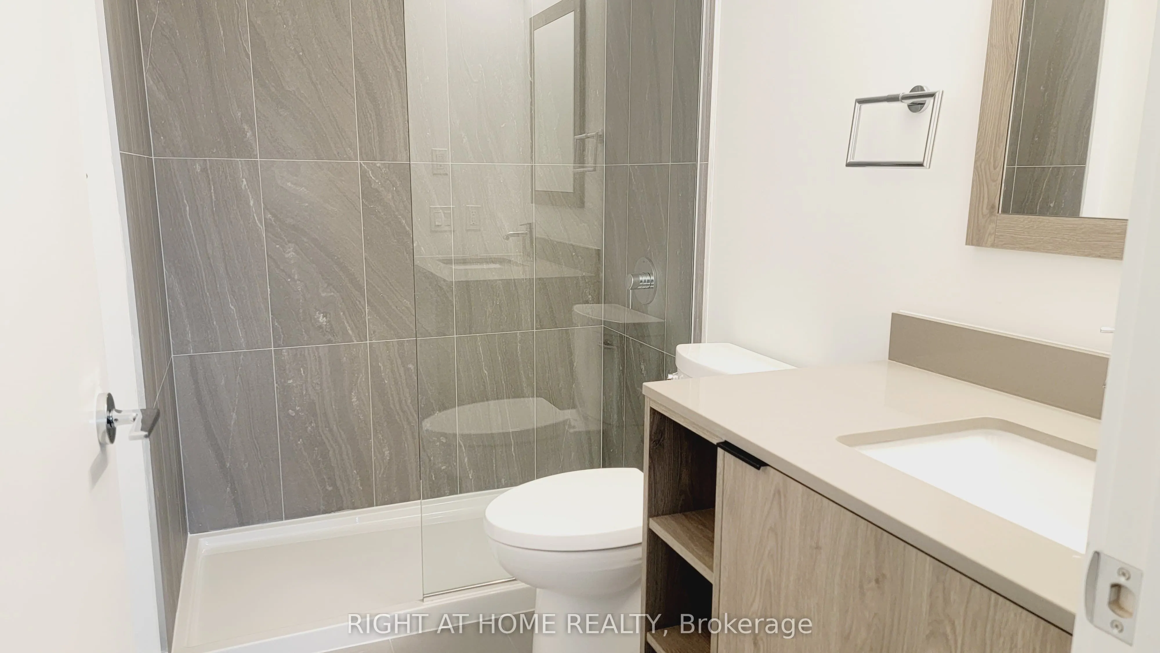 1007 The Queensway, #411