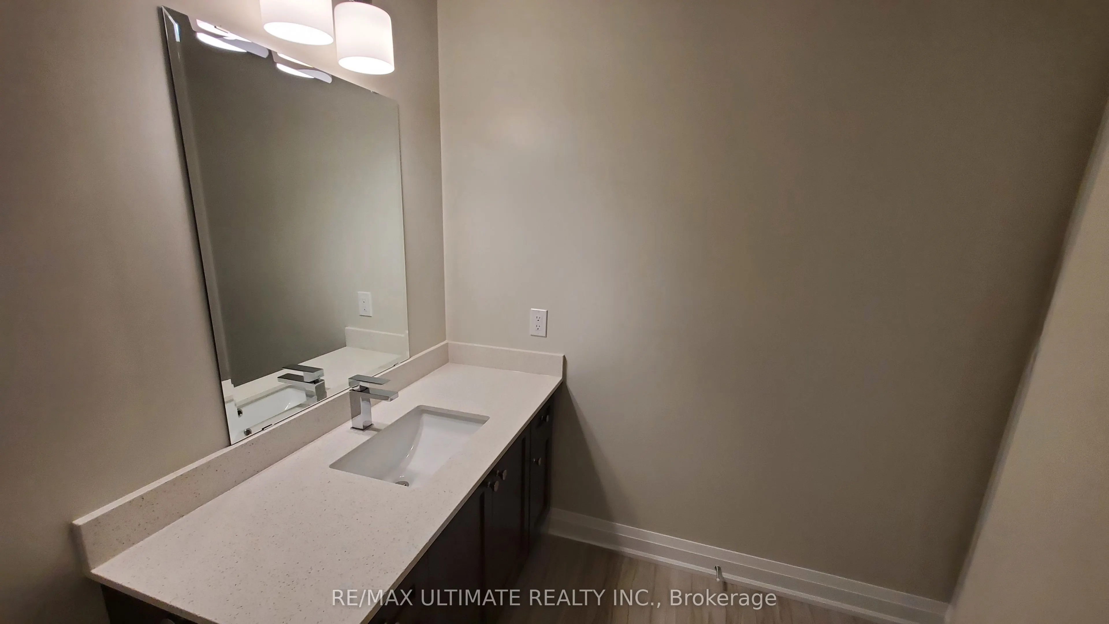 15 Lynch Street, #708