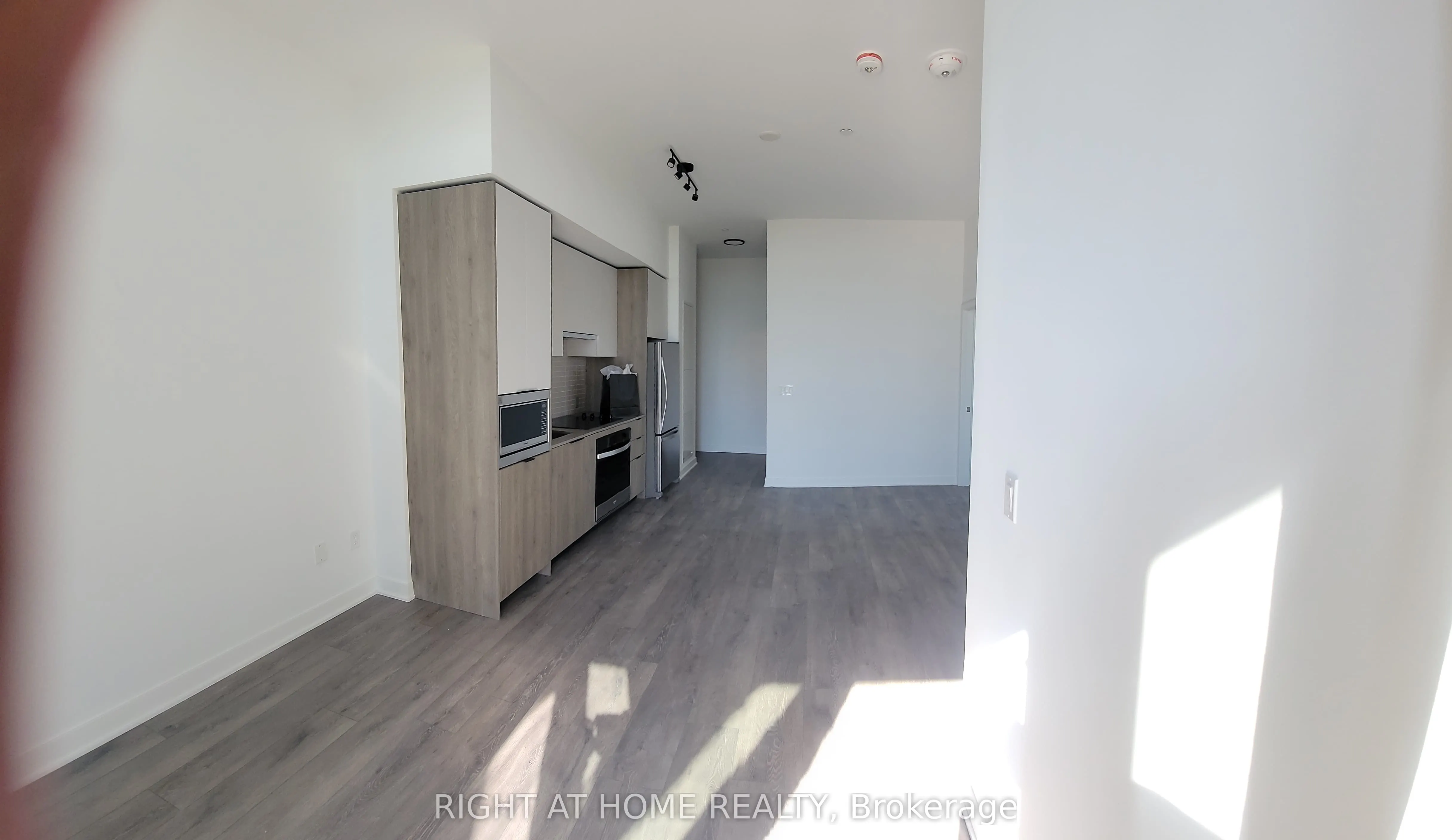 1007 The Queensway, #223