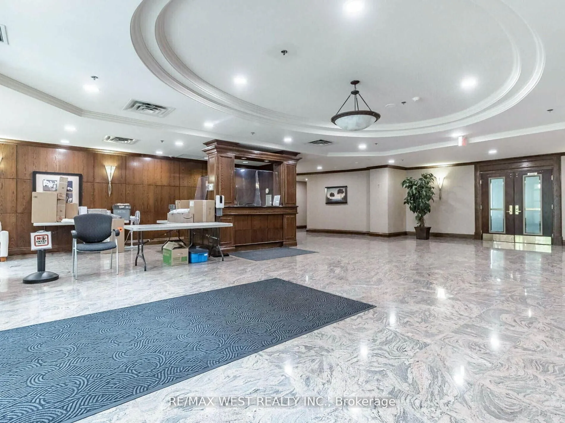 9 Michael Power Place, #101