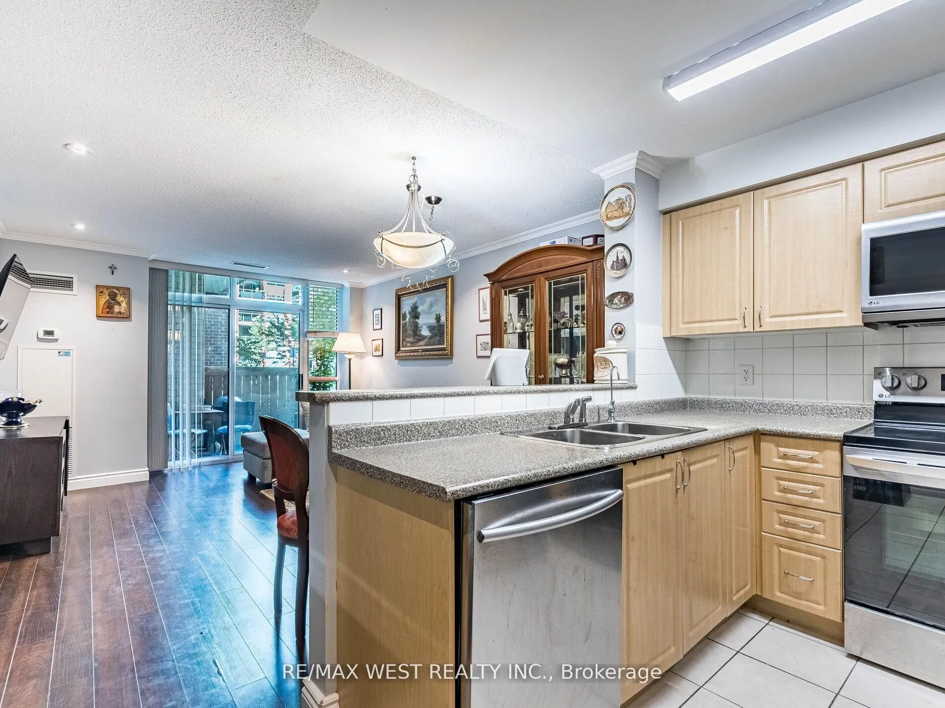 9 Michael Power Place, #101