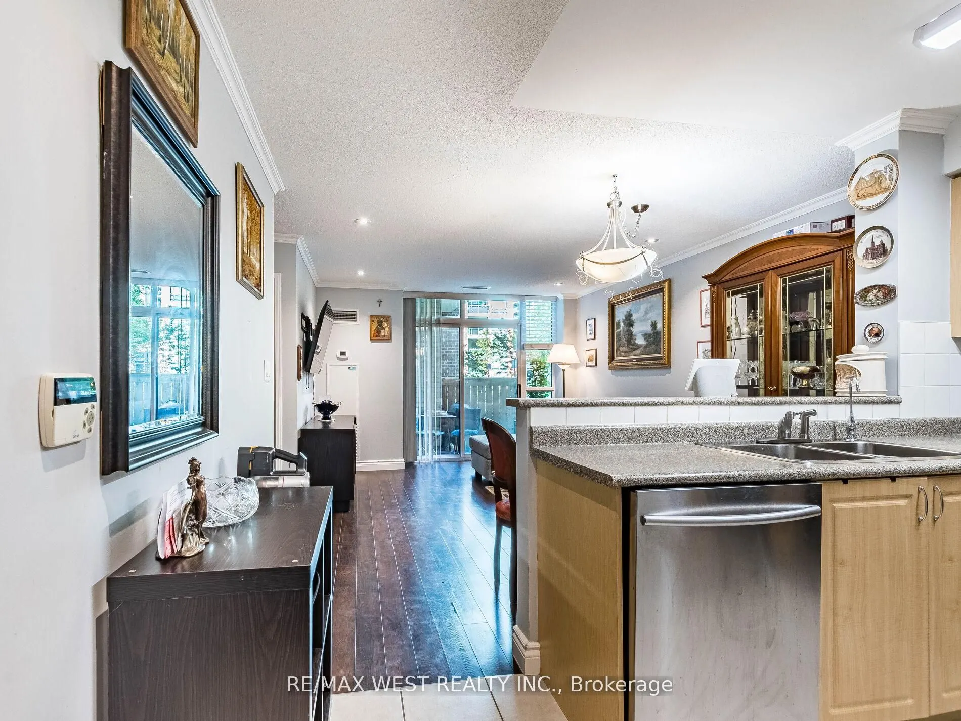 9 Michael Power Place, #101