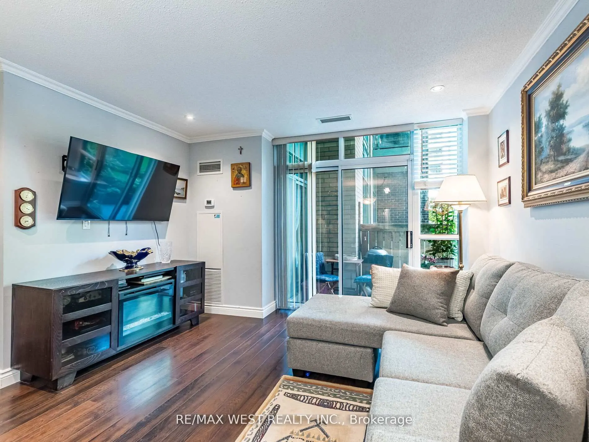 9 Michael Power Place, #101