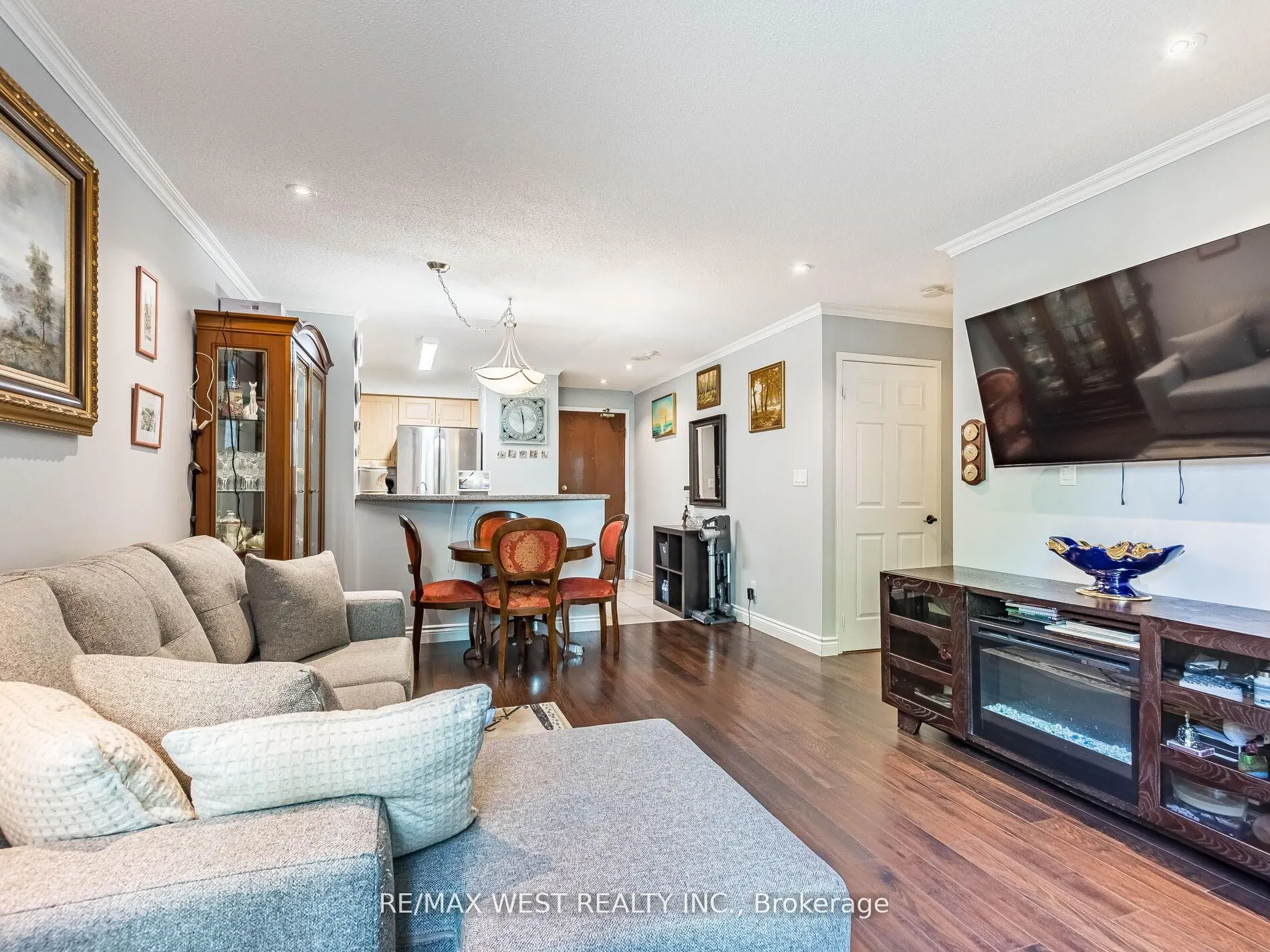 9 Michael Power Place, #101