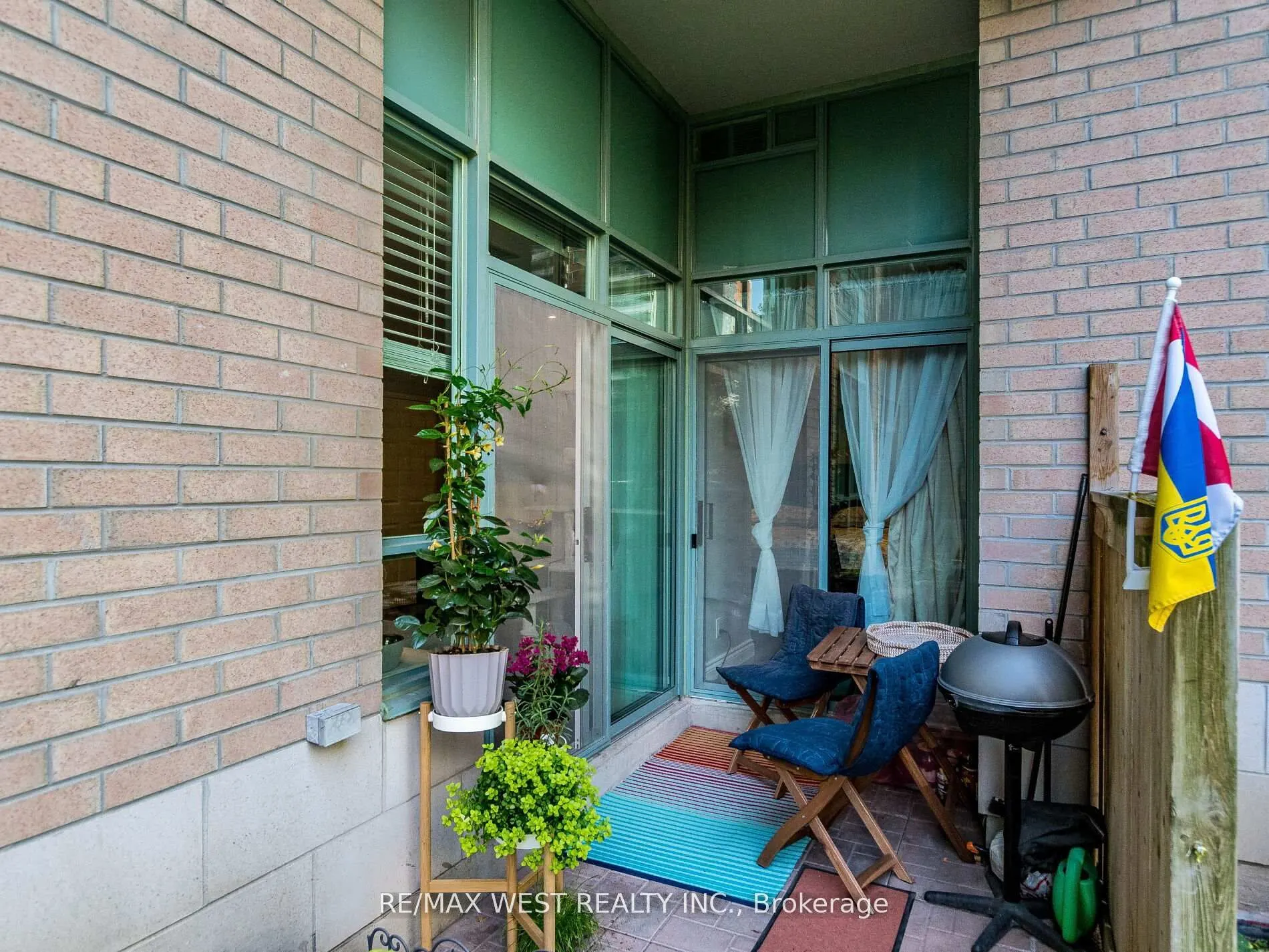 9 Michael Power Place, #101