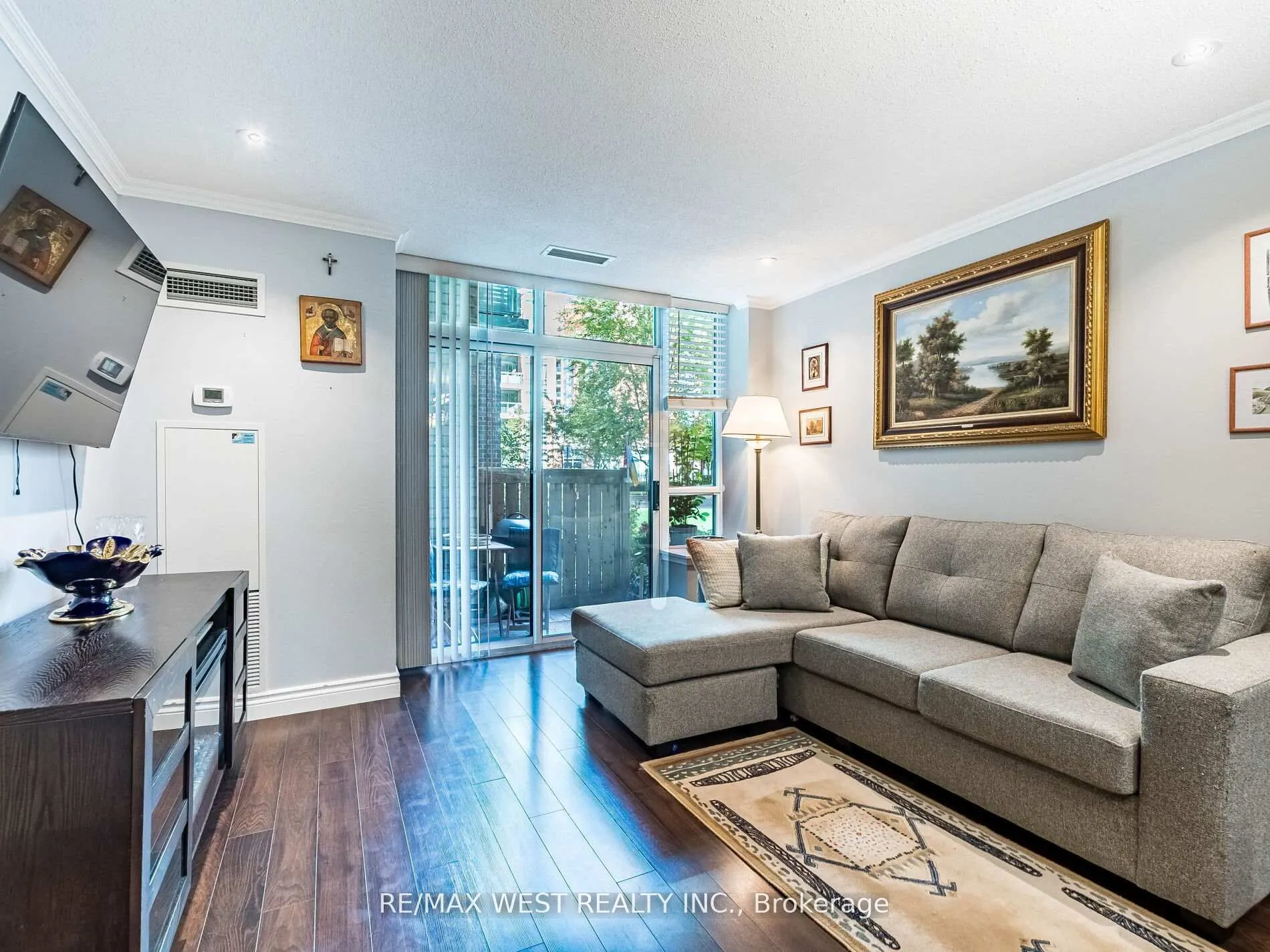 9 Michael Power Place, #101