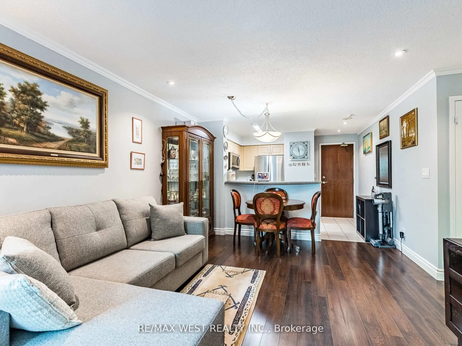 9 Michael Power Place, #101