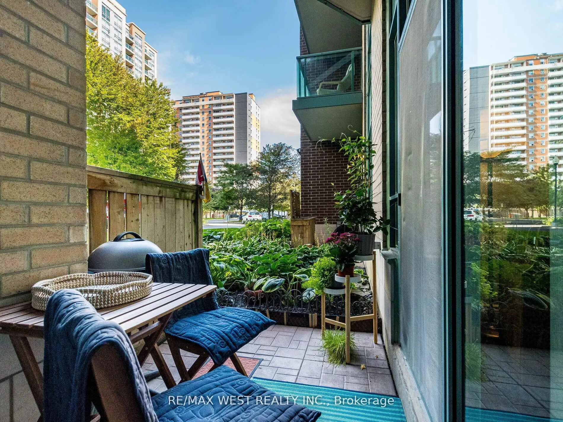 9 Michael Power Place, #101