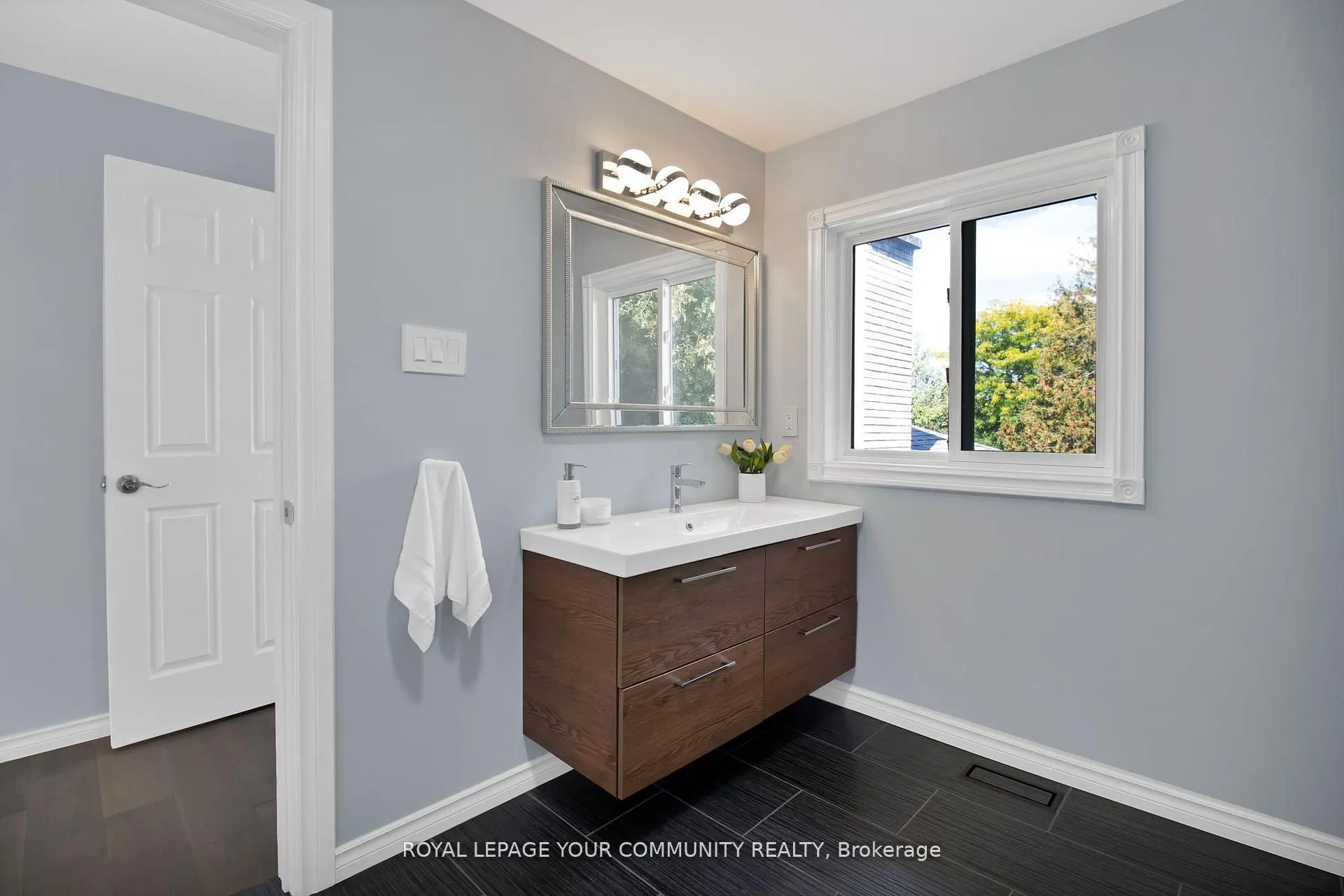 651 Burnhamthorpe Road