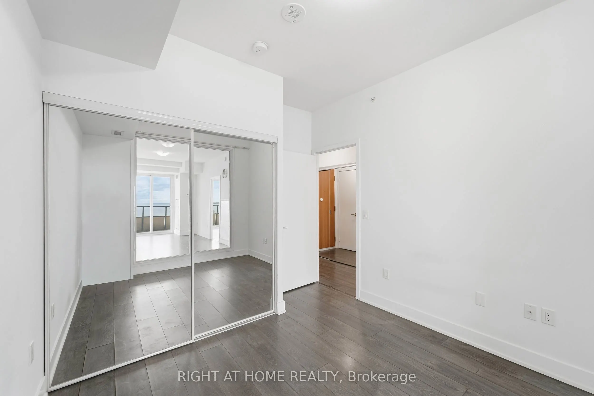 20 Shore Breeze Drive, #1208