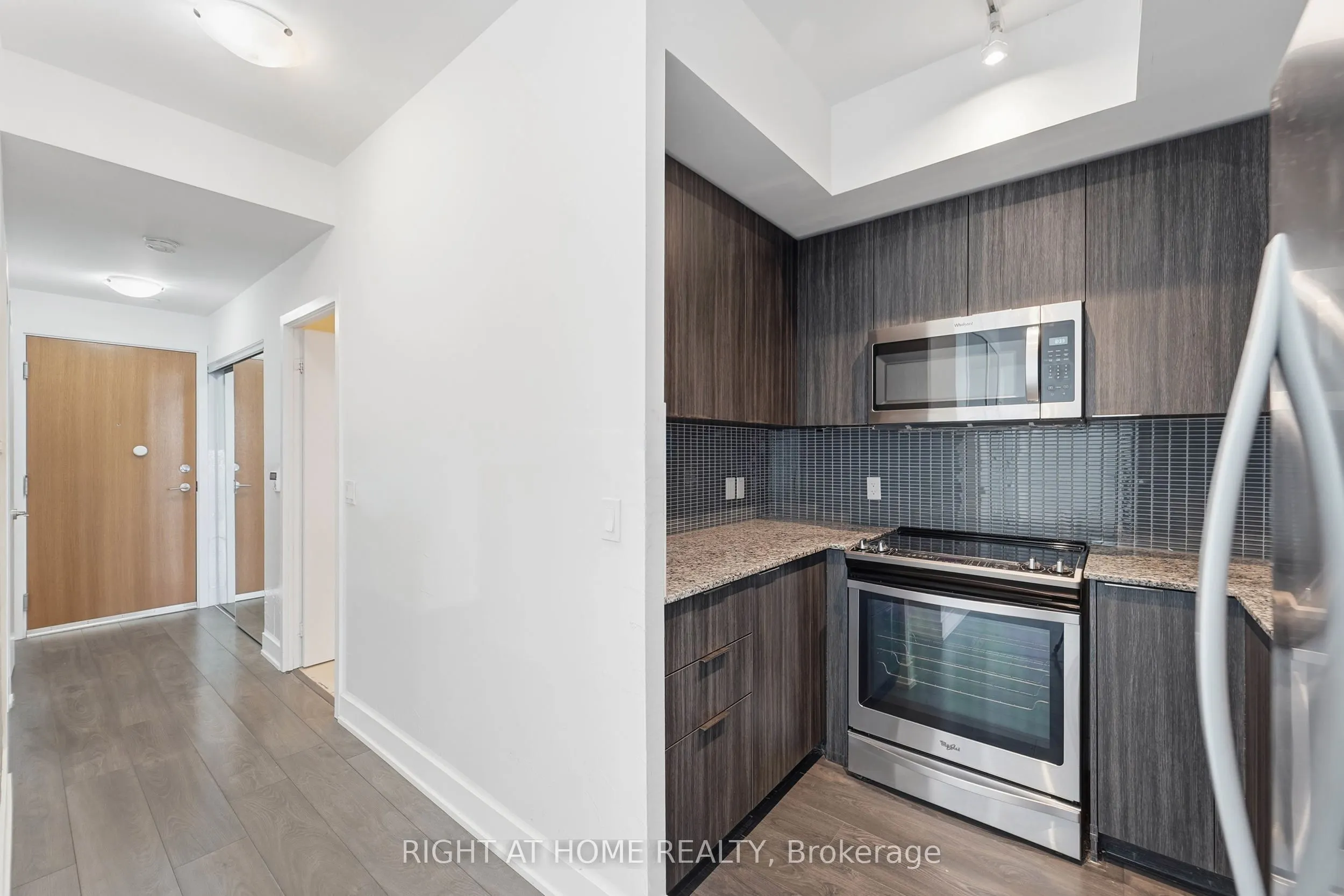 20 Shore Breeze Drive, #1208