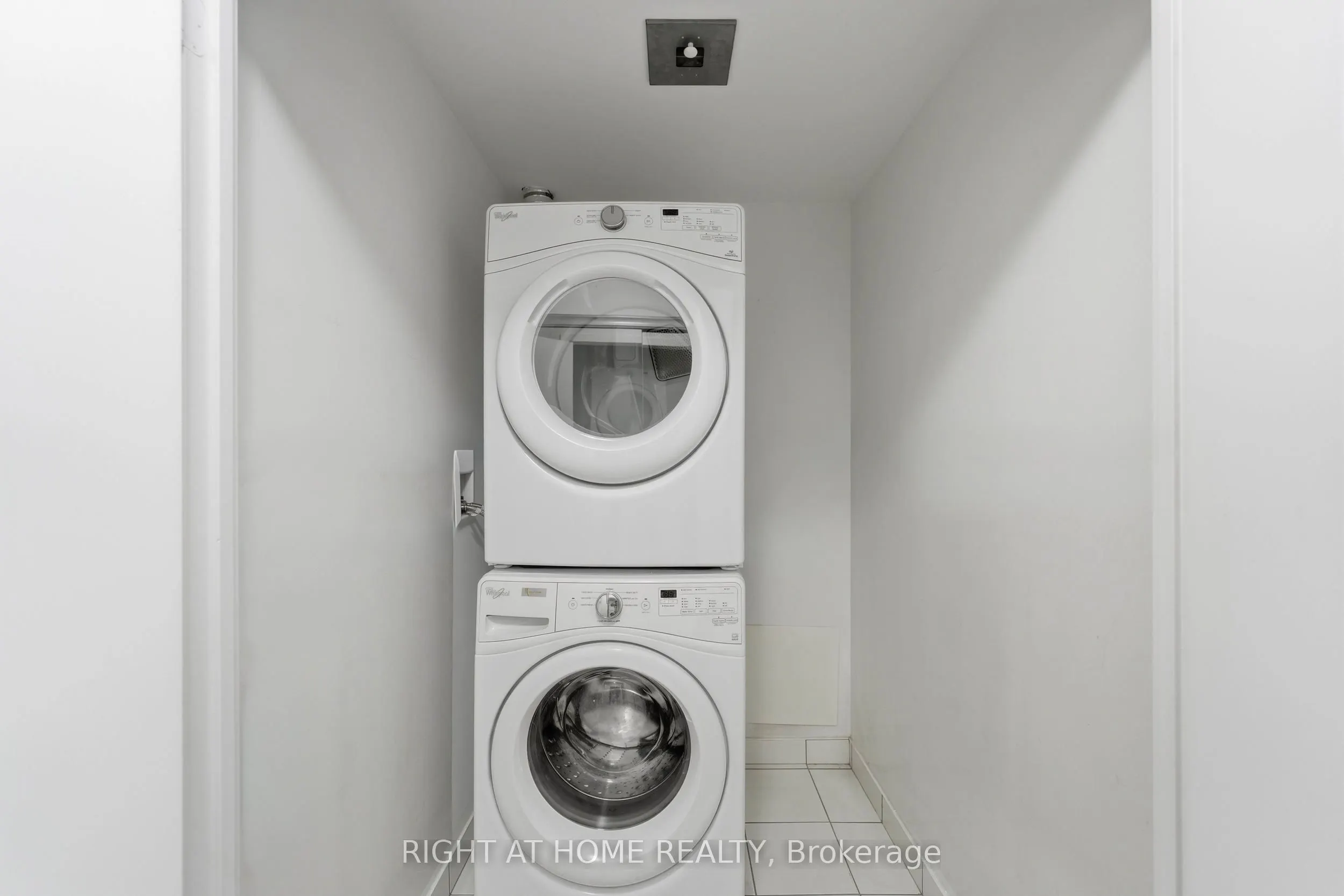 20 Shore Breeze Drive, #1208