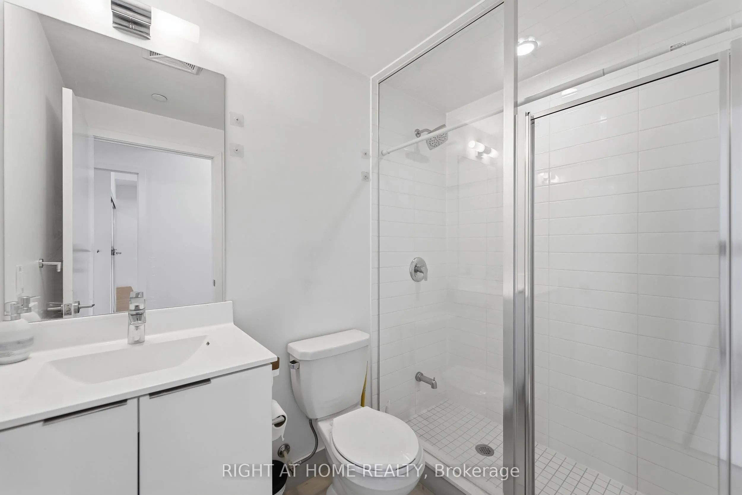 20 Shore Breeze Drive, #1208