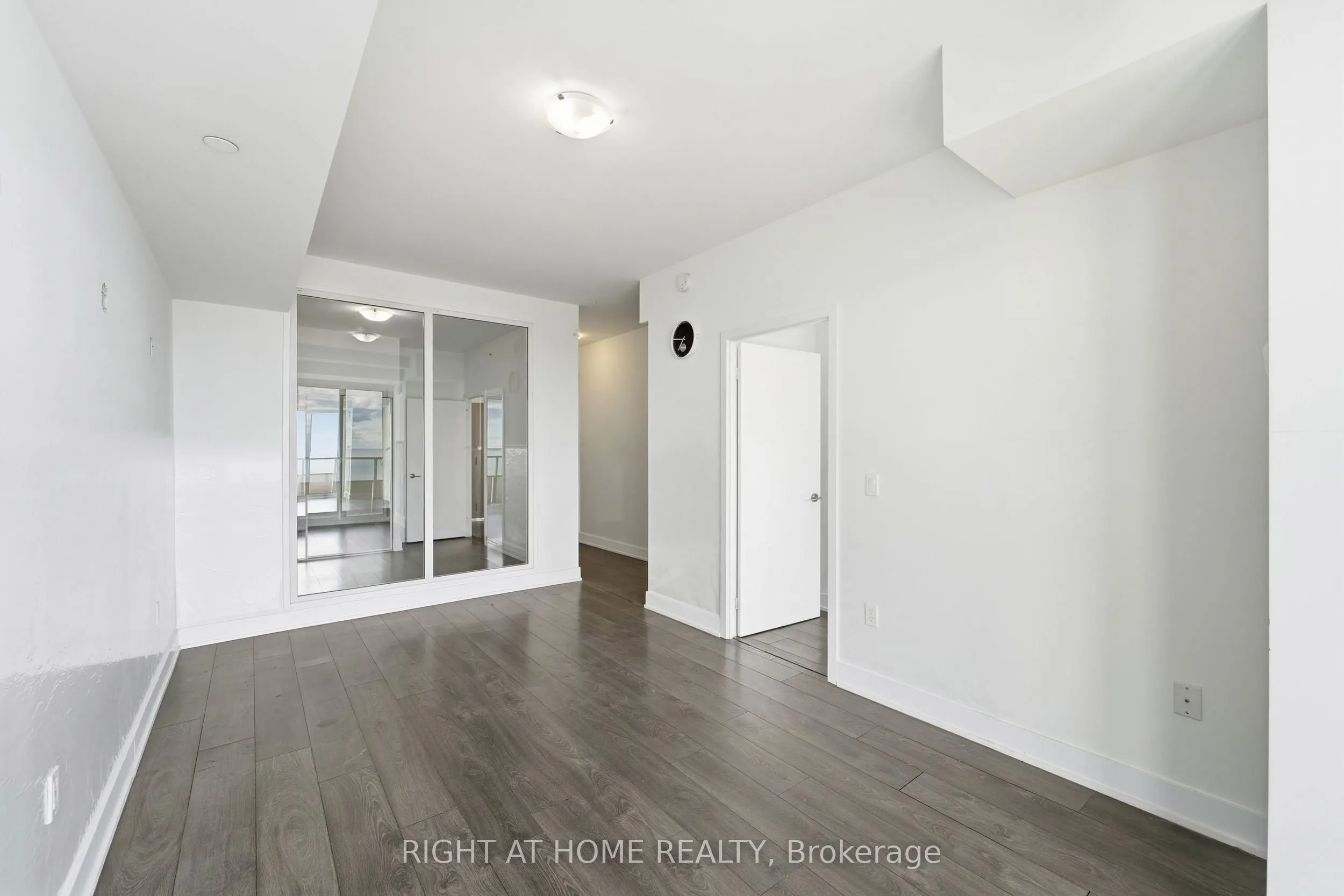 20 Shore Breeze Drive, #1208