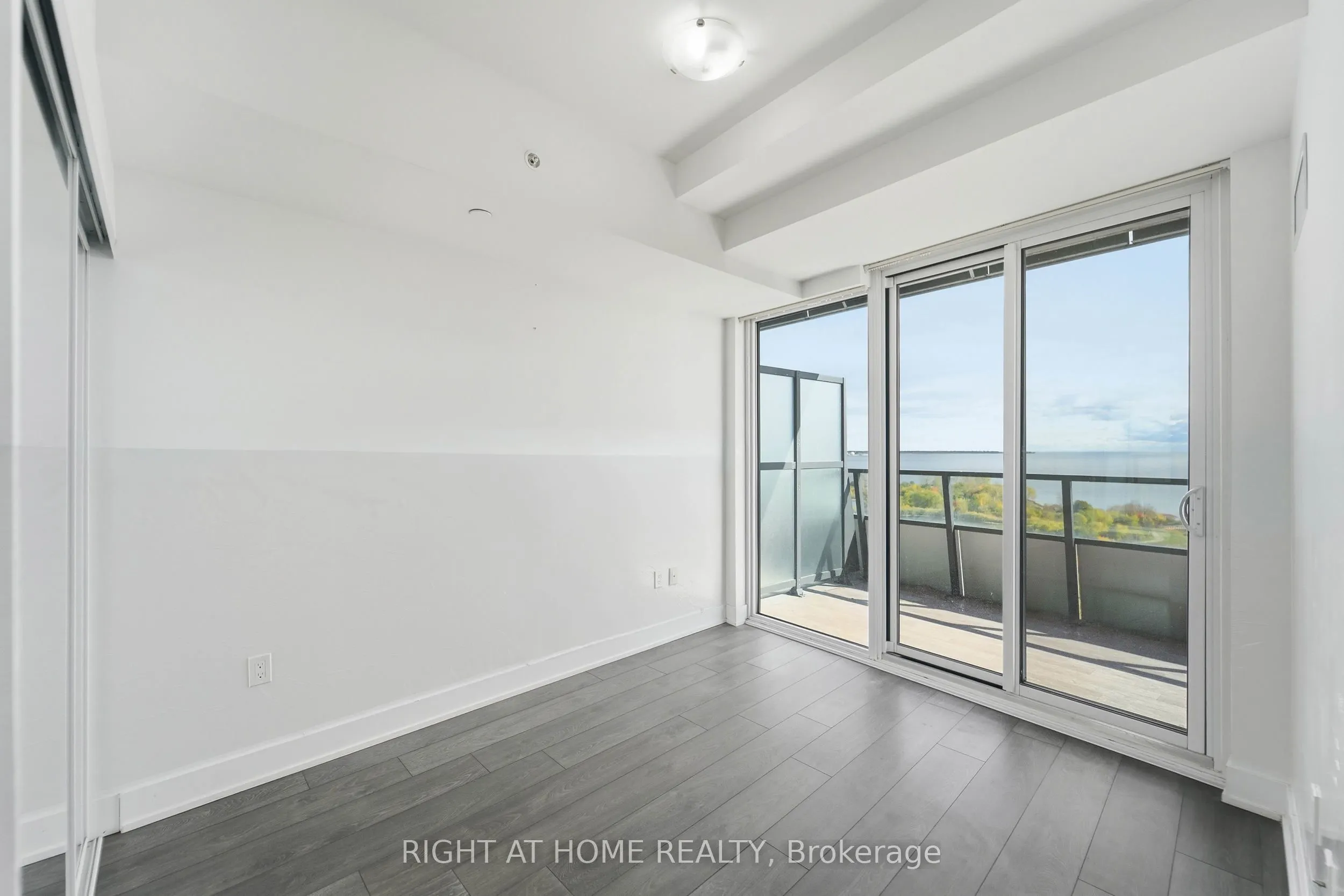 20 Shore Breeze Drive, #1208